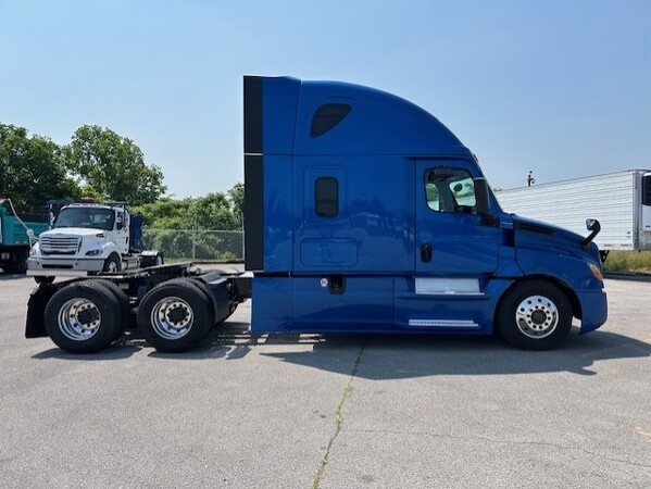 FREIGHTLINER CASCADIA 126SLP 2020