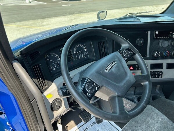 FREIGHTLINER CASCADIA 126SLP 2020