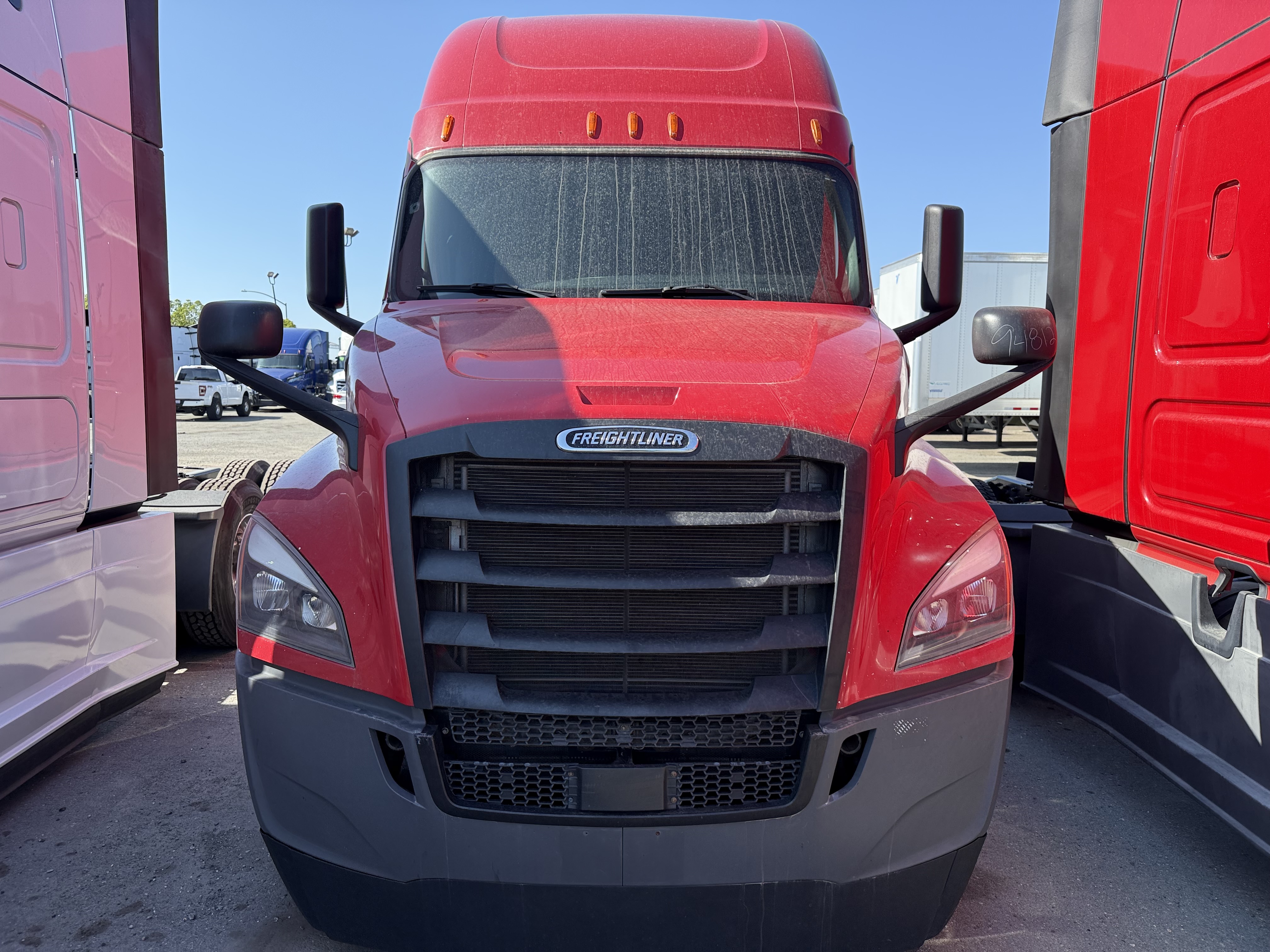 2019 FREIGHTLINER CASCADIA 126SLP - image 2