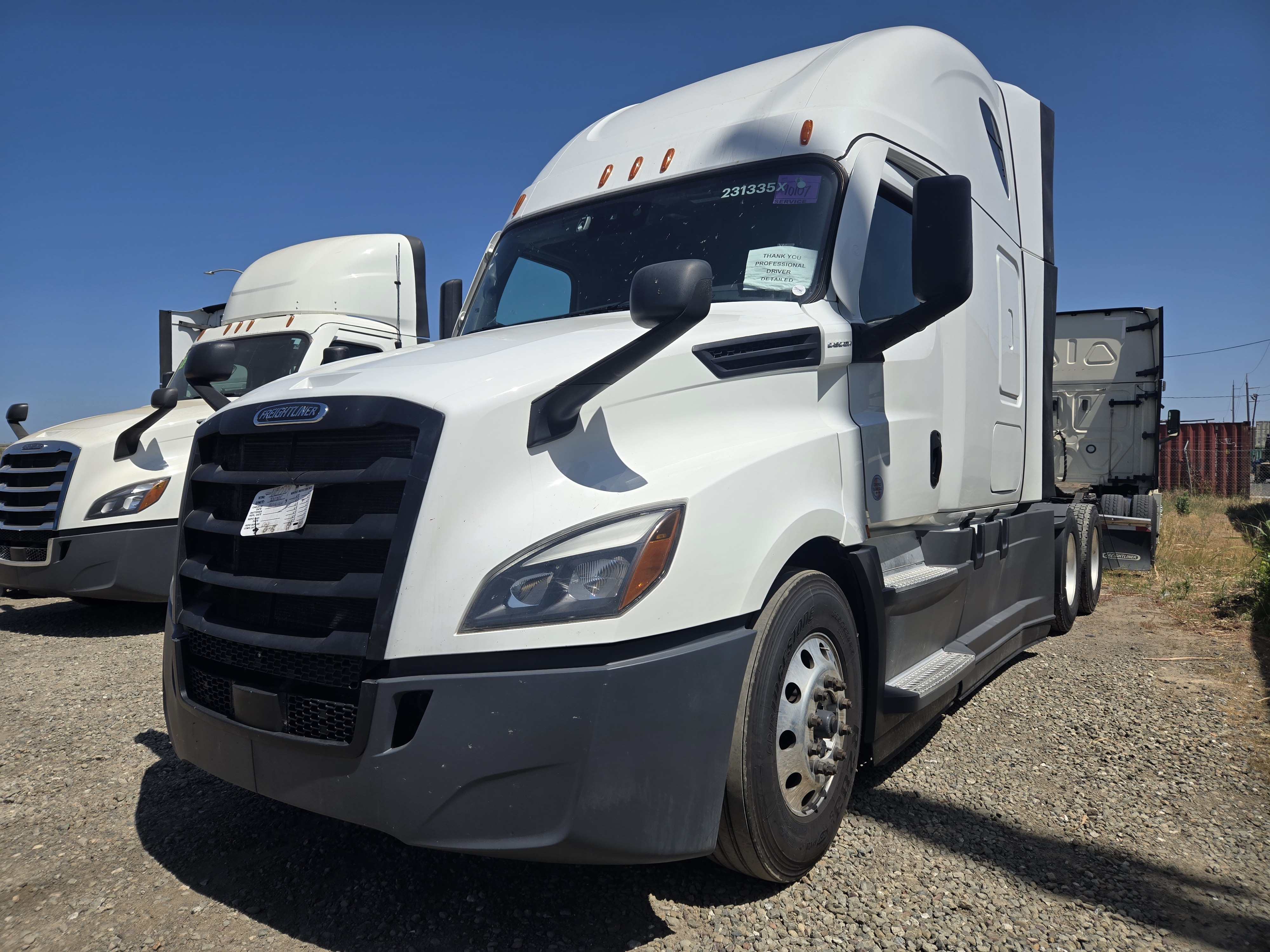 2023 FREIGHTLINER CASCADIA 126SLP - image 1