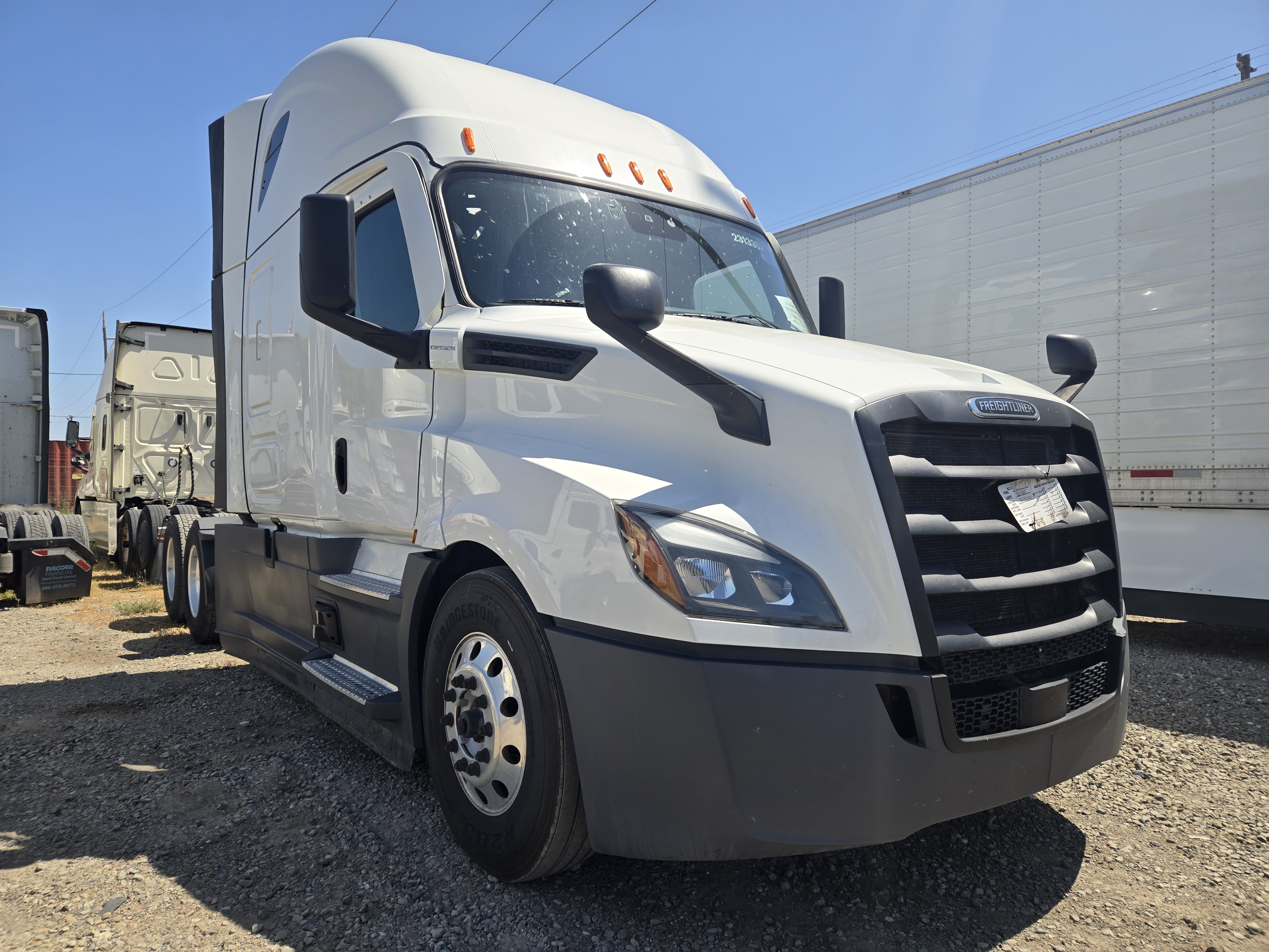 2023 FREIGHTLINER CASCADIA 126SLP - image 3