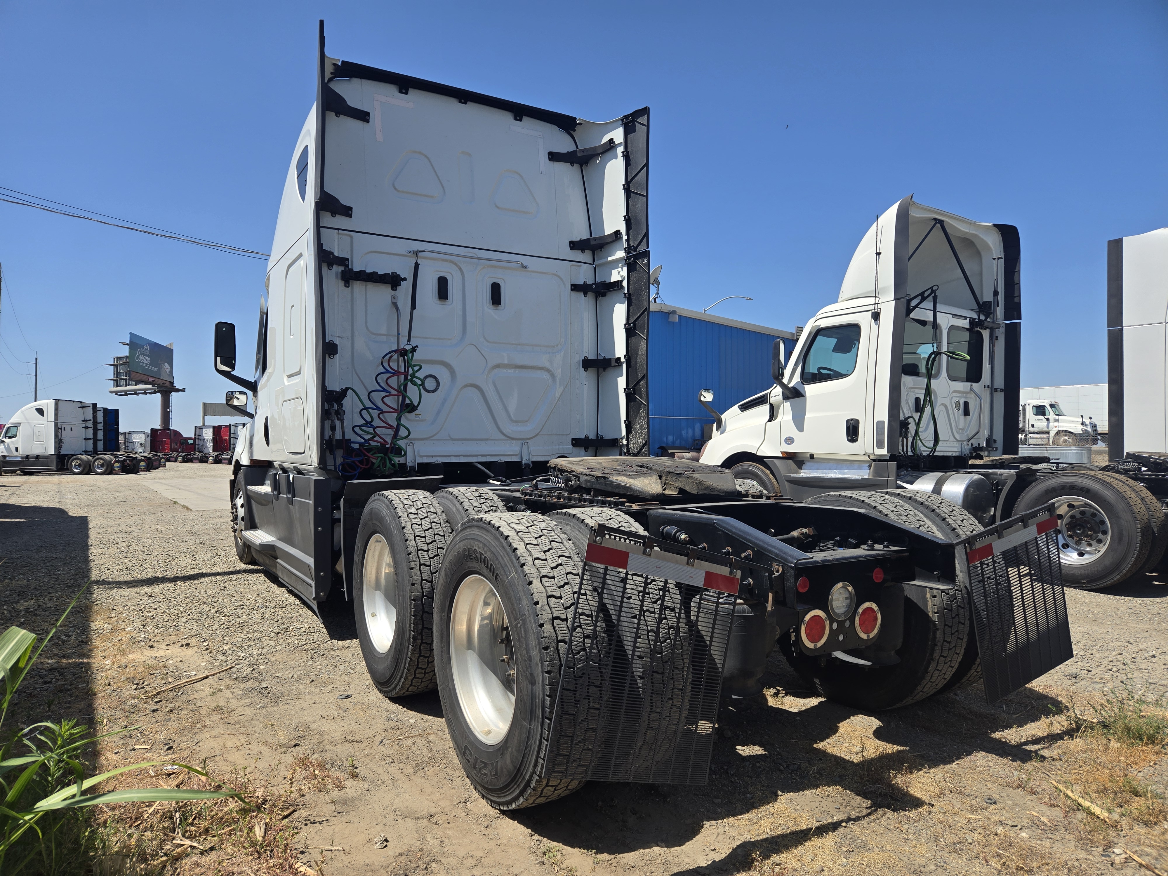 2023 FREIGHTLINER CASCADIA 126SLP - image 6