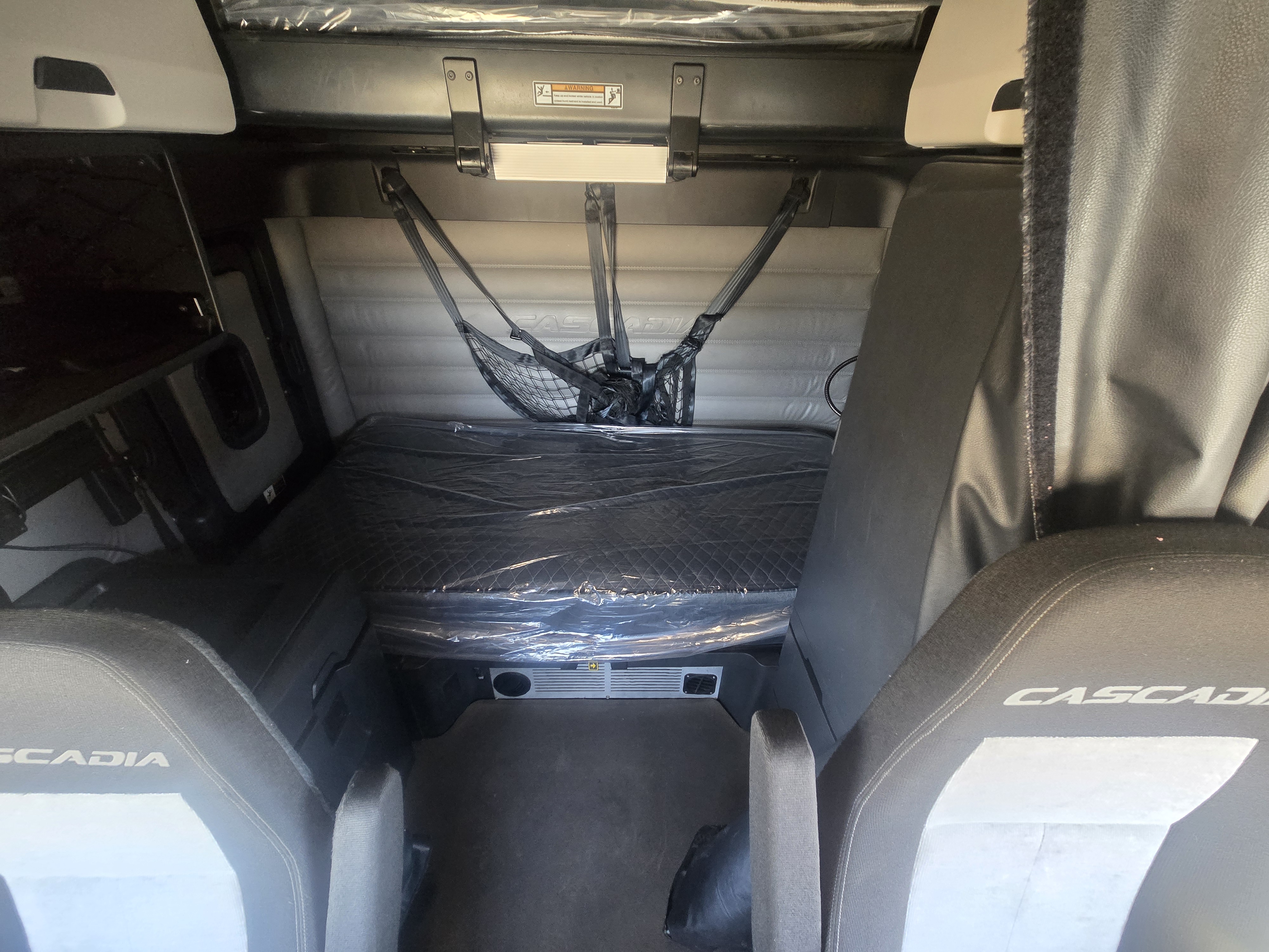 2022 FREIGHTLINER CASCADIA 126SLP - image 19