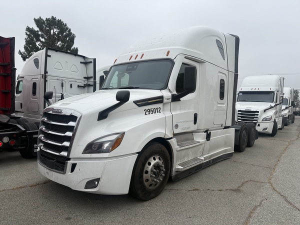 FREIGHTLINER PT126SLP 2024