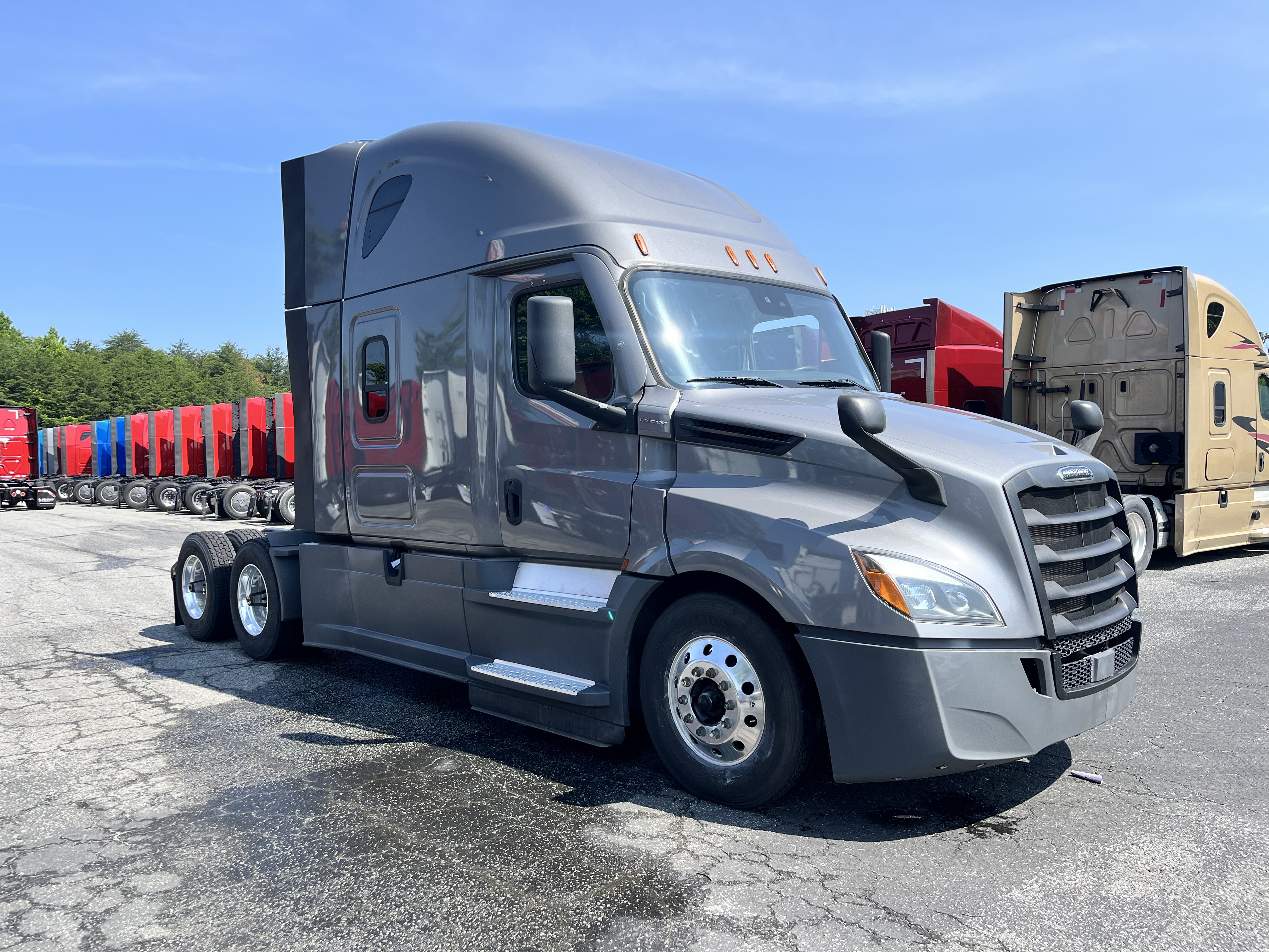 2021 FREIGHTLINER CASCADIA 126SLP - image 8