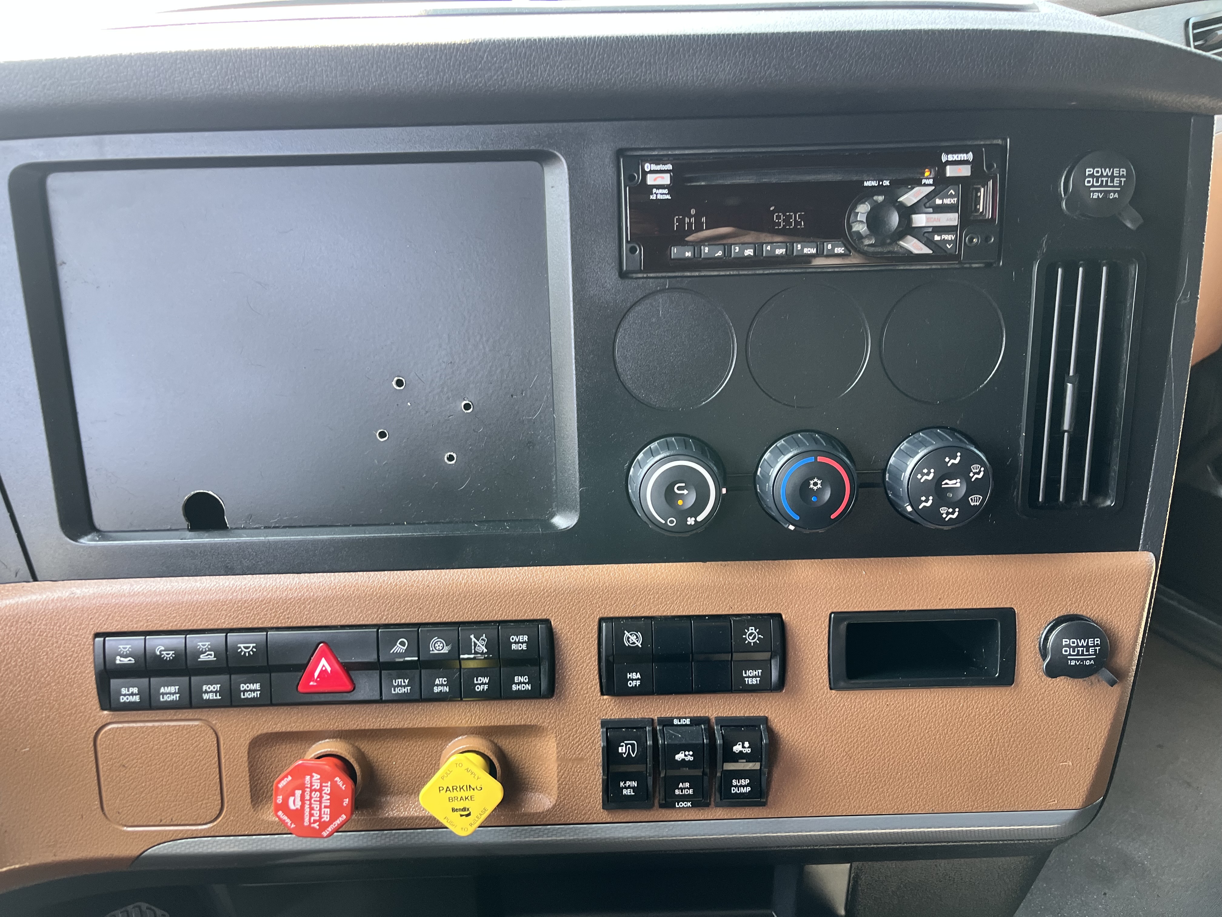 2021 FREIGHTLINER CASCADIA 126SLP - image 17