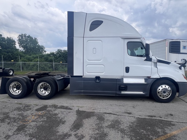 FREIGHTLINER CASCADIA 126SLP 2023