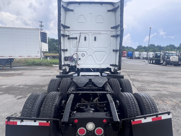 FREIGHTLINER CASCADIA 126SLP 2023