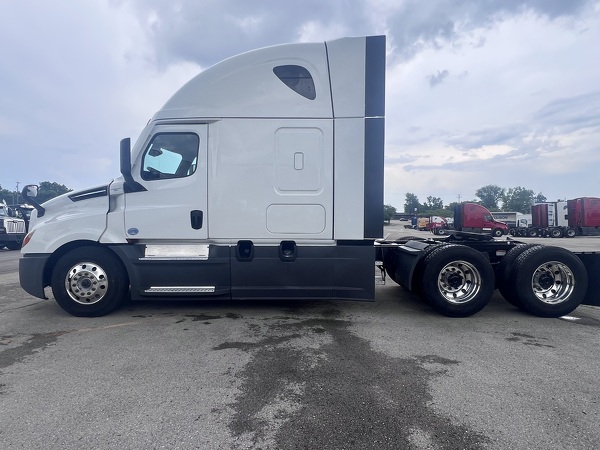 FREIGHTLINER CASCADIA 126SLP 2023