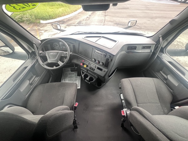 FREIGHTLINER CASCADIA 126SLP 2023