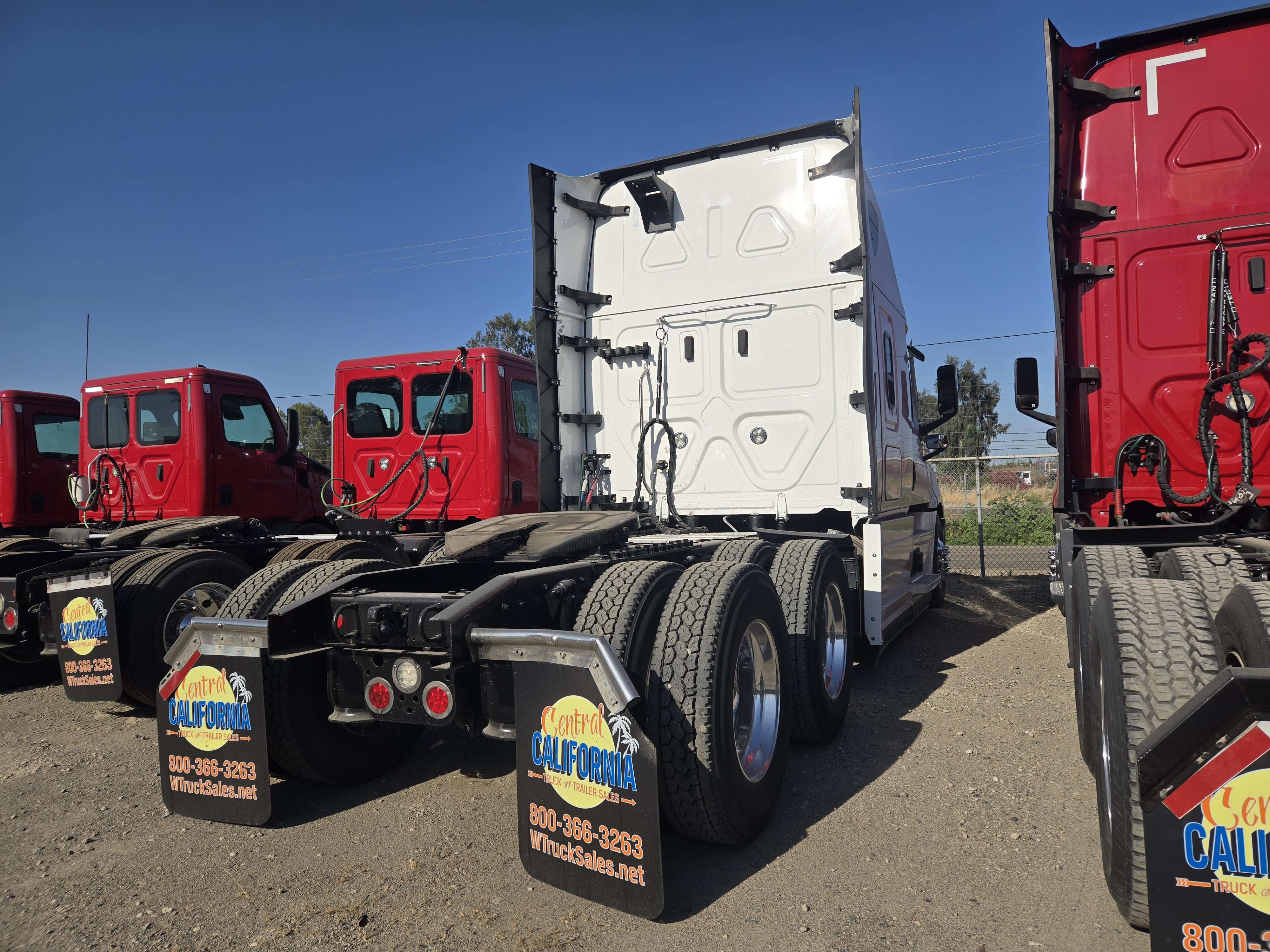 2022 FREIGHTLINER CASCADIA 126SLP - image 6