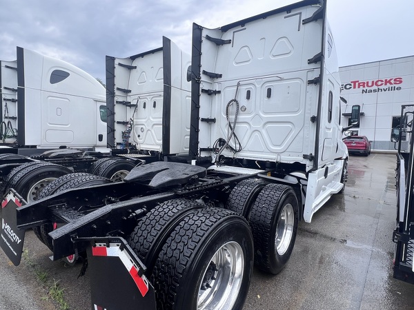 FREIGHTLINER CASCADIA 126SLP 2020