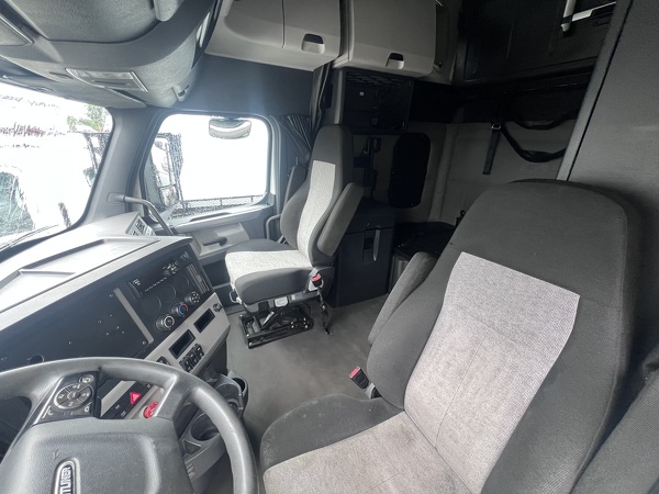 FREIGHTLINER CASCADIA 126SLP 2020