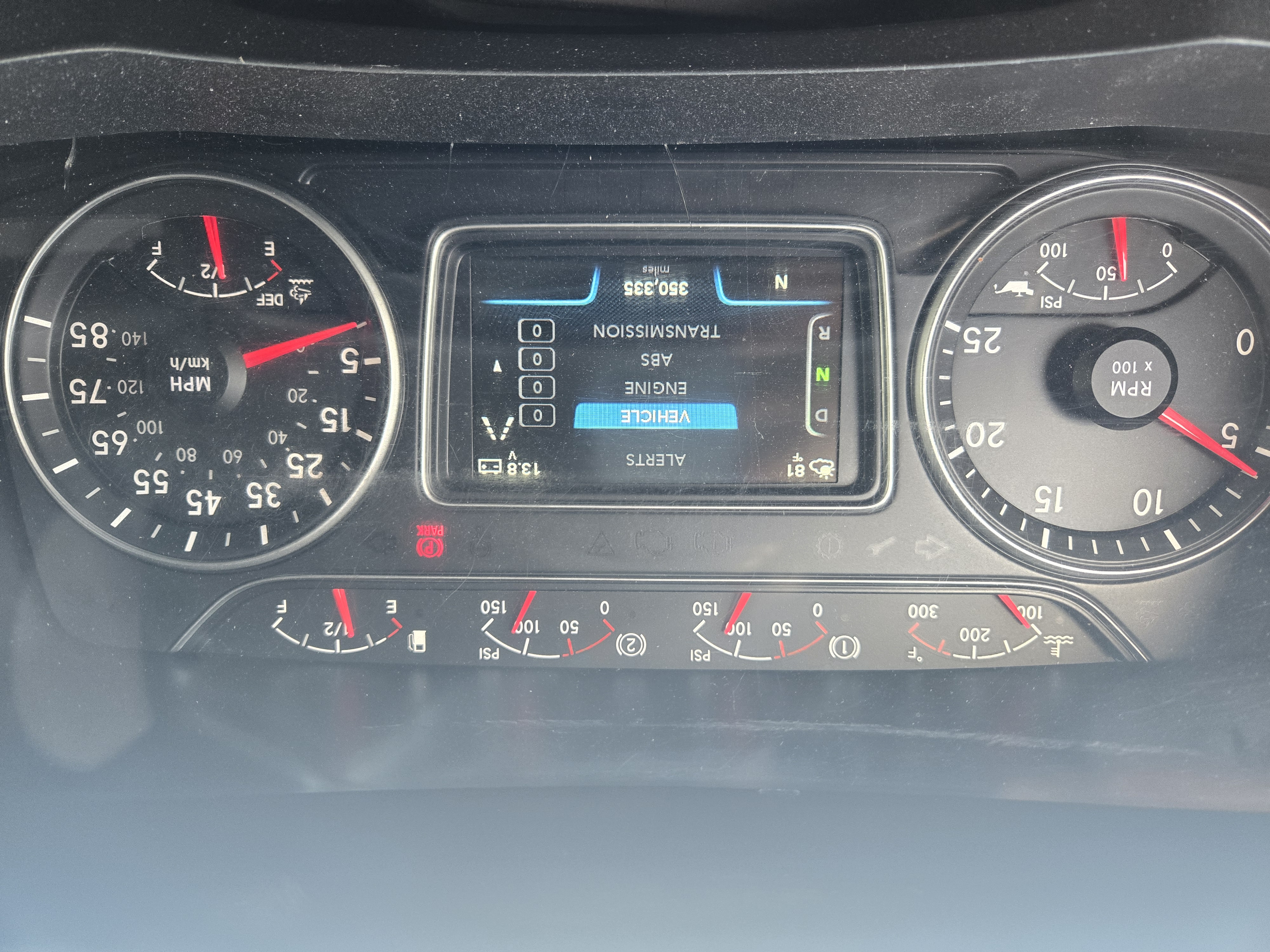 2022 INTERNATIONAL LT625 - image 4