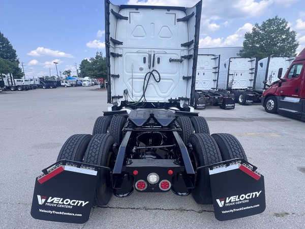 FREIGHTLINER CASCADIA 126SLP 2021
