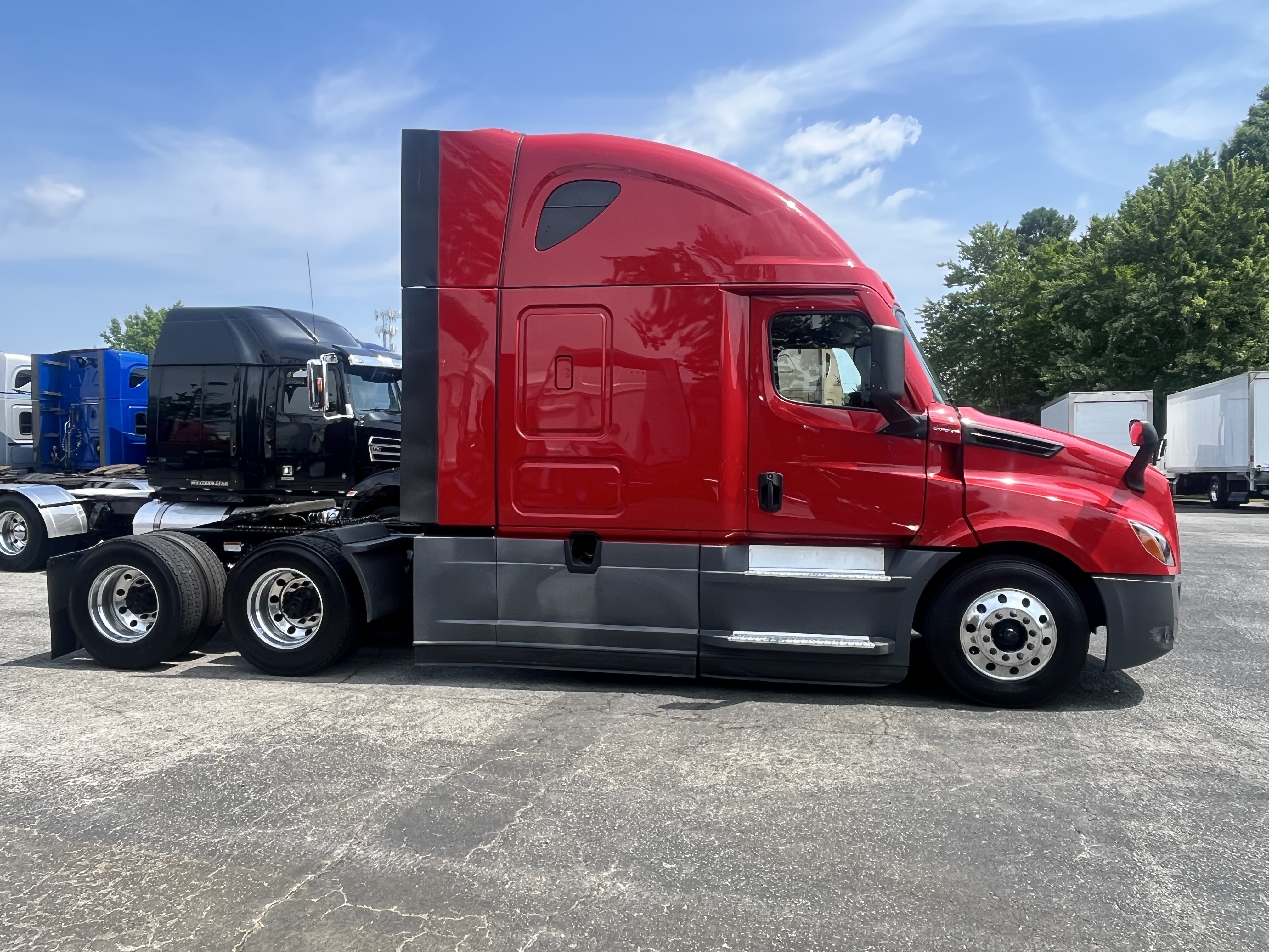 2021 FREIGHTLINER CASCADIA 126SLP - image 6