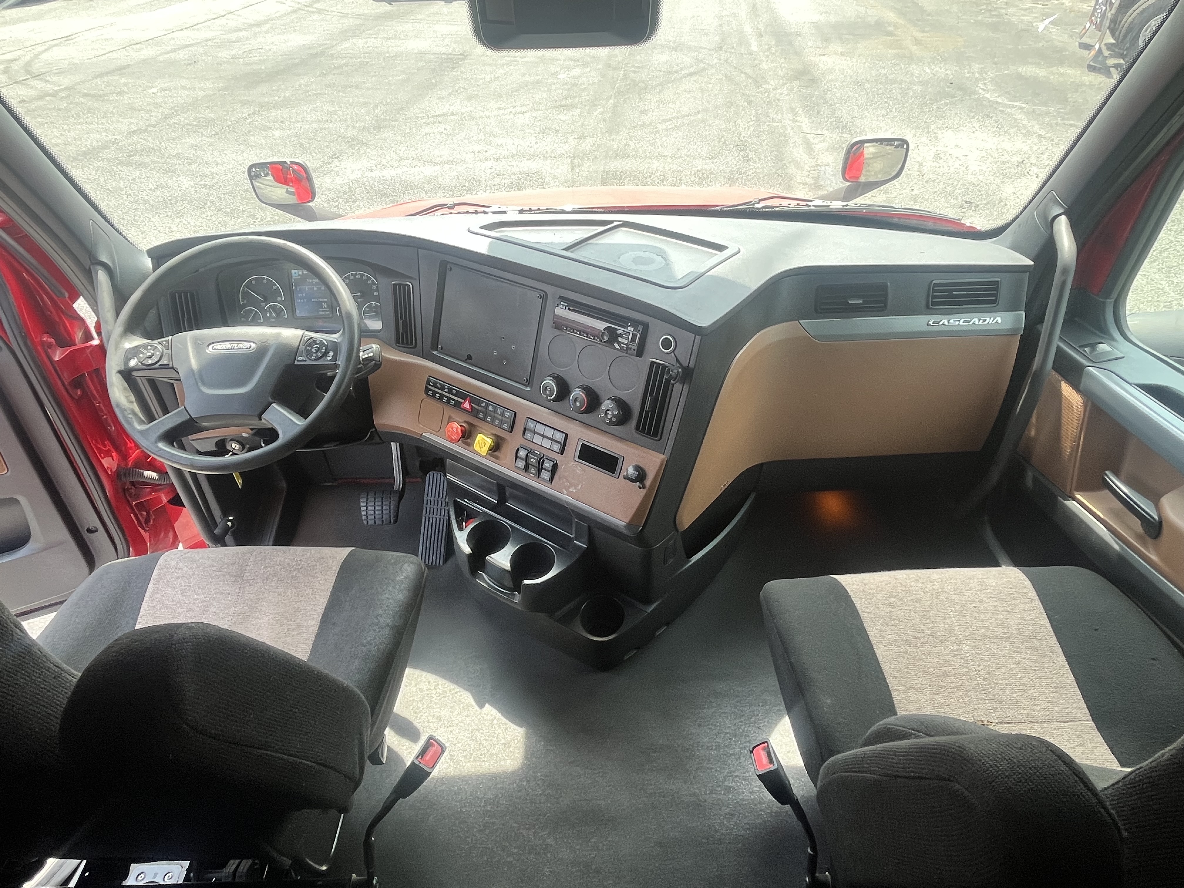 2021 FREIGHTLINER CASCADIA 126SLP - image 19