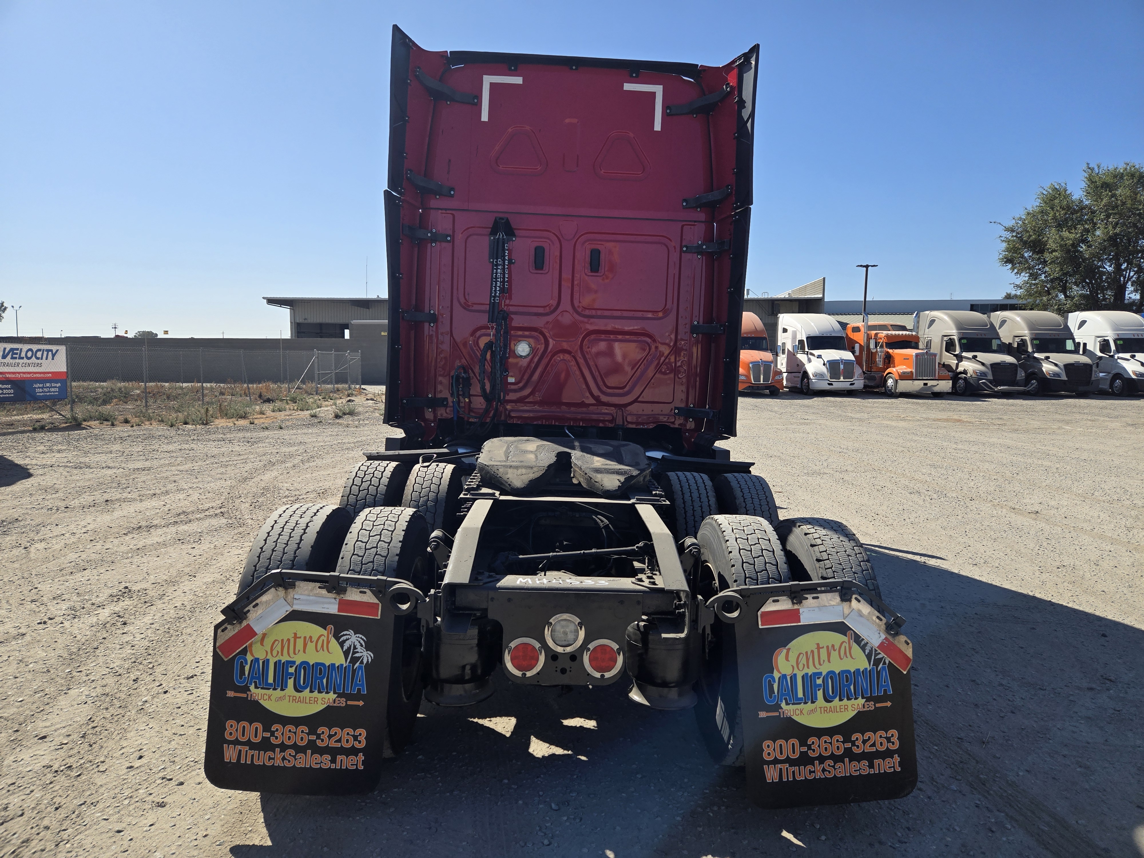 2021 FREIGHTLINER CASCADIA 126SLP - image 5