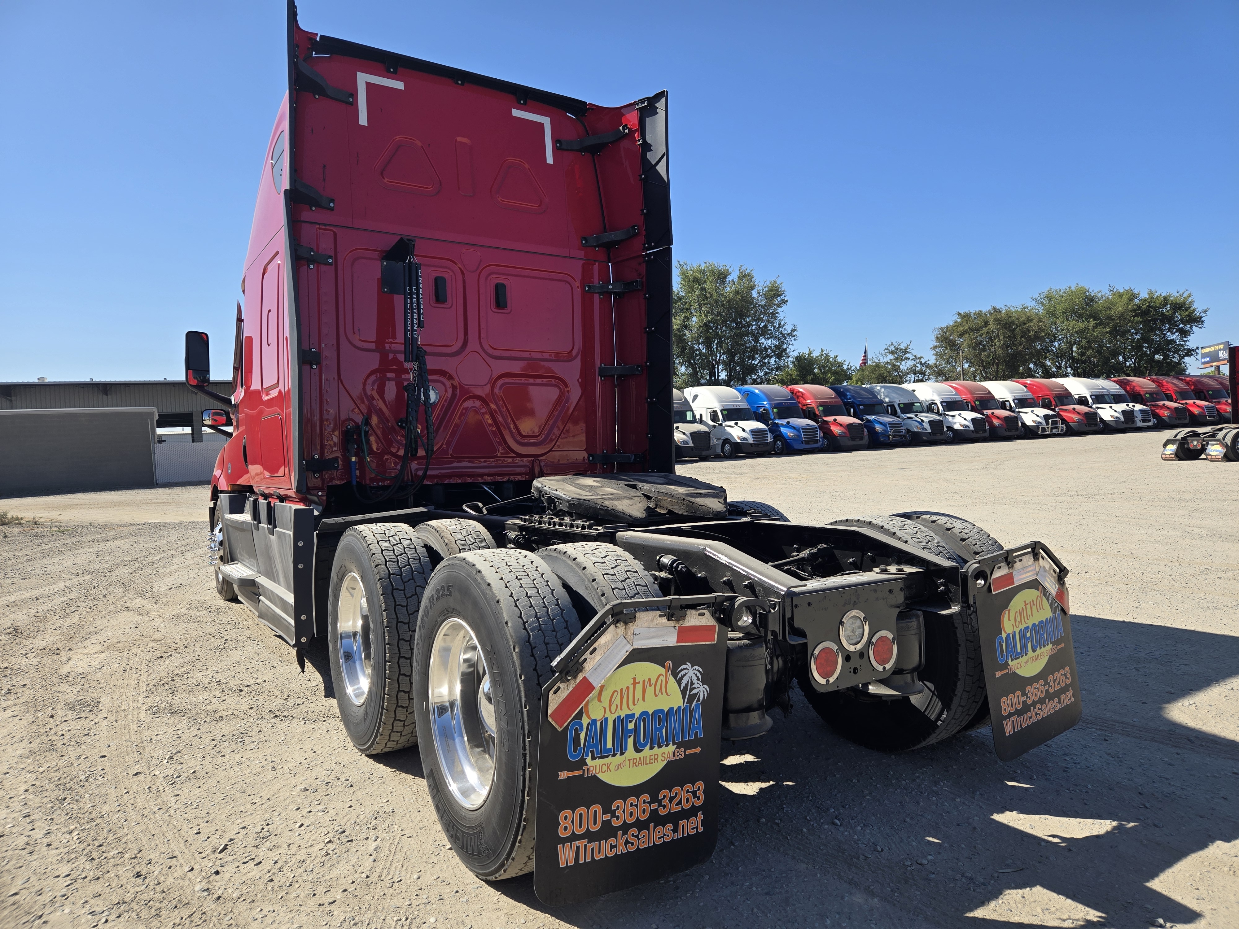 2021 FREIGHTLINER CASCADIA 126SLP - image 4