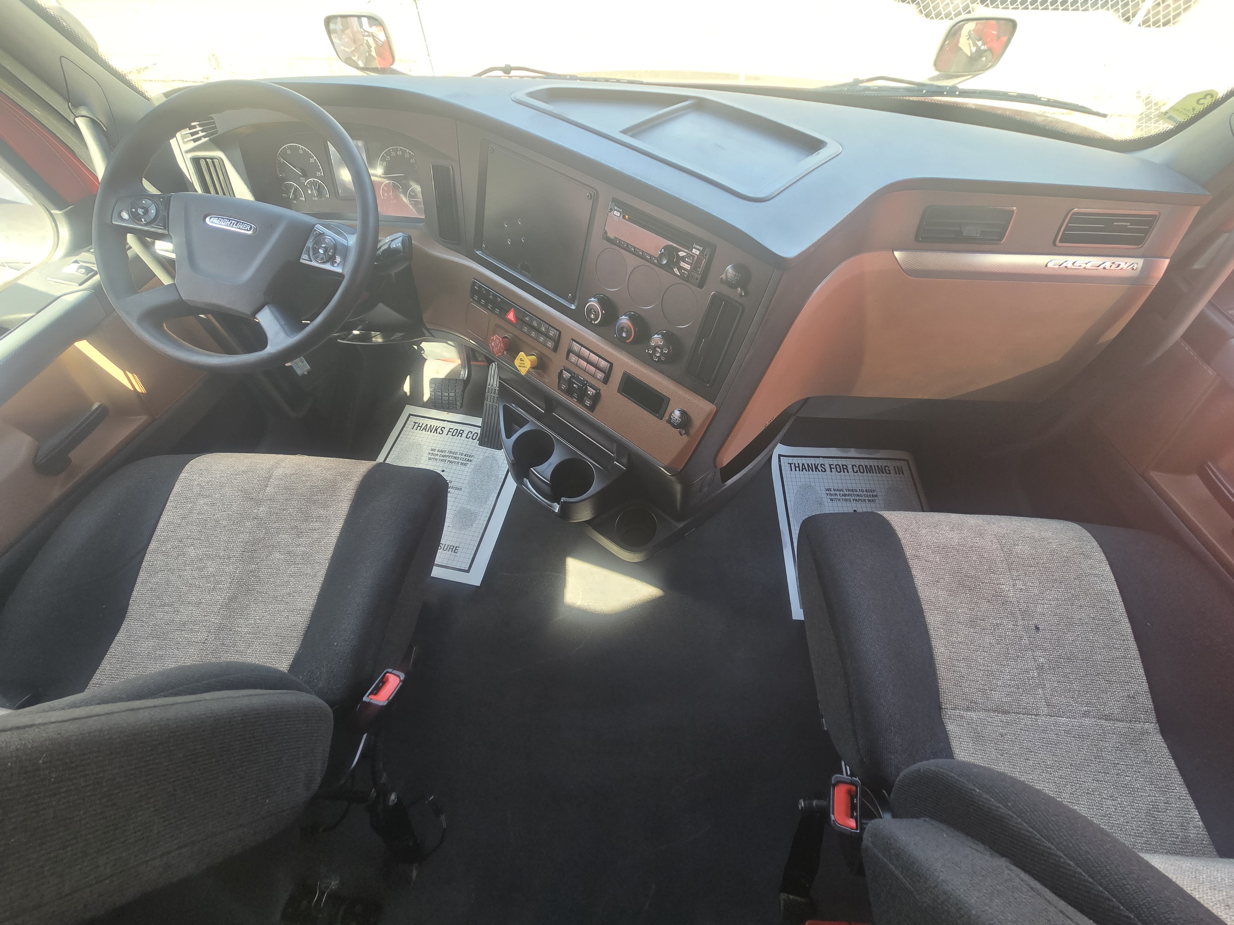 2021 FREIGHTLINER CASCADIA 126SLP - image 17