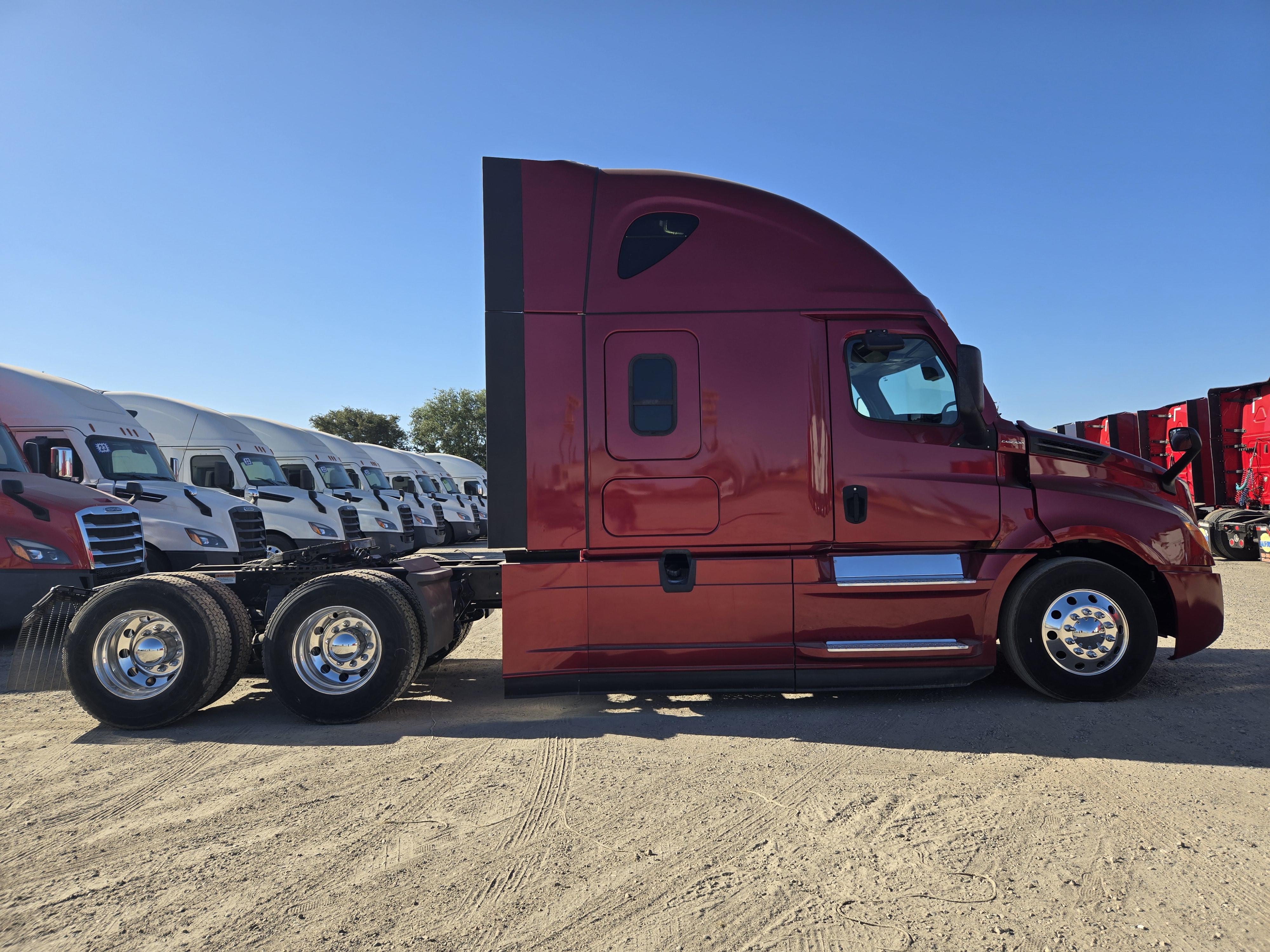 2020 FREIGHTLINER CASCADIA 126SLP - image 7
