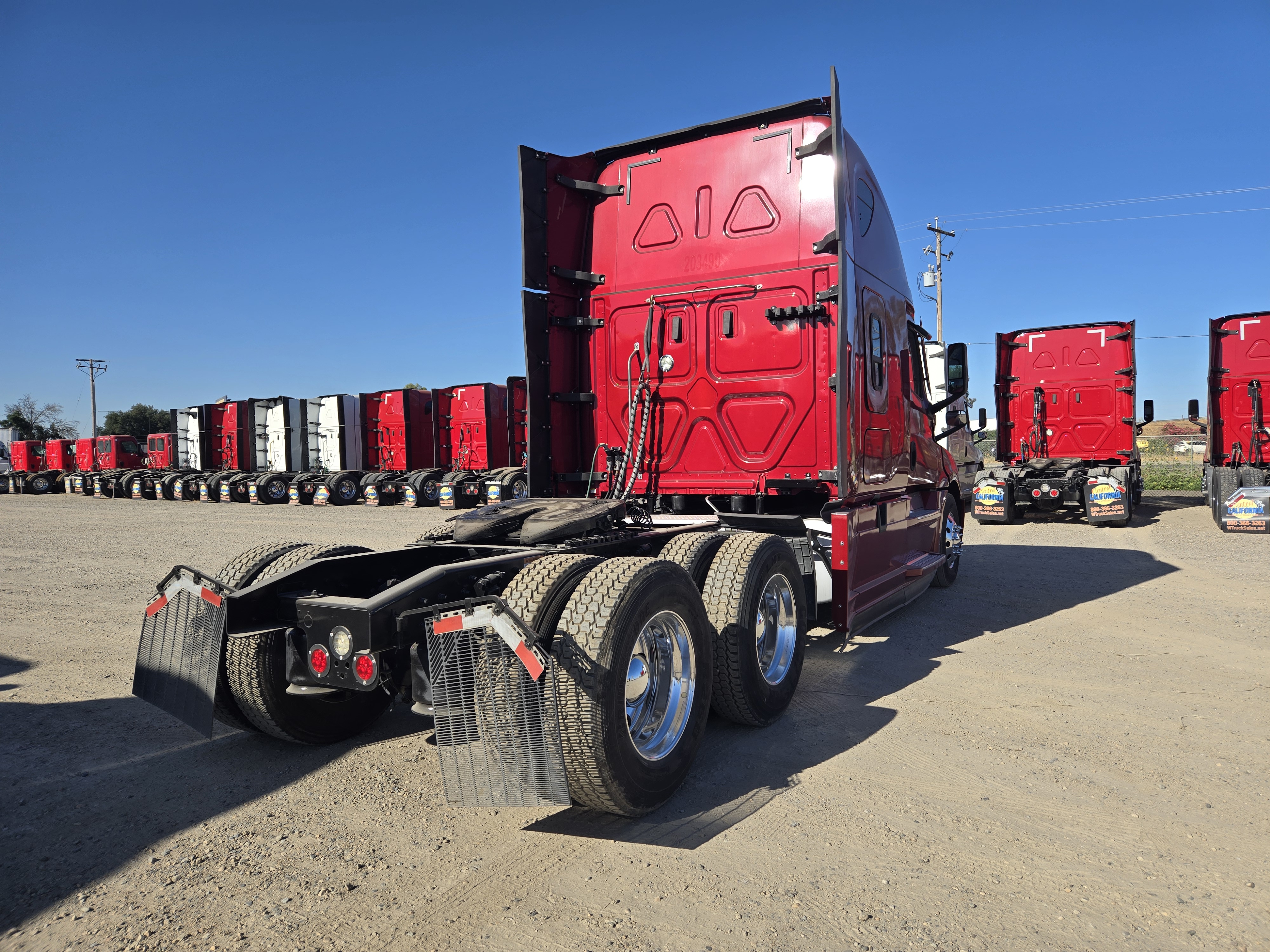 2020 FREIGHTLINER CASCADIA 126SLP - image 6