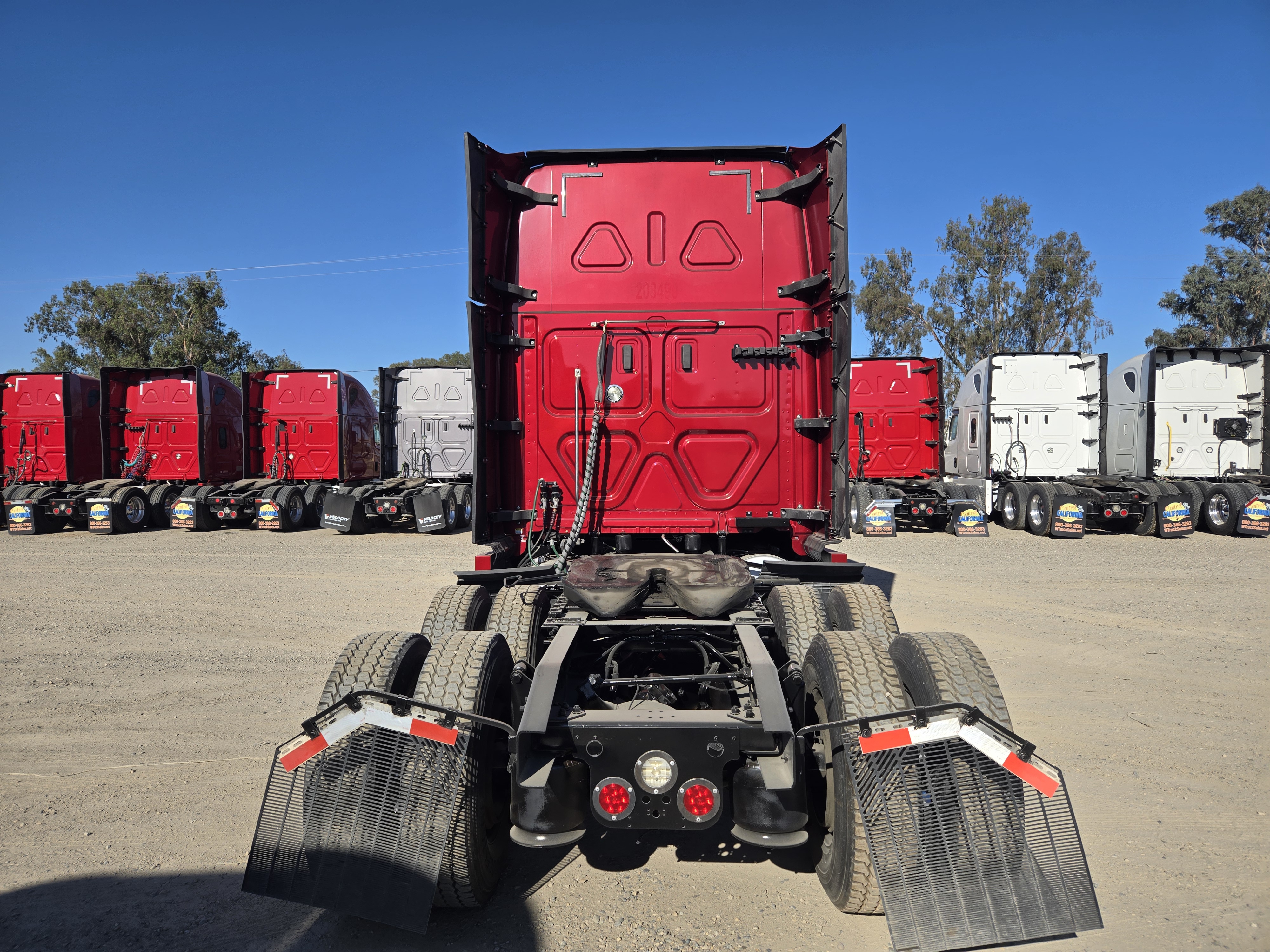 2020 FREIGHTLINER CASCADIA 126SLP - image 5