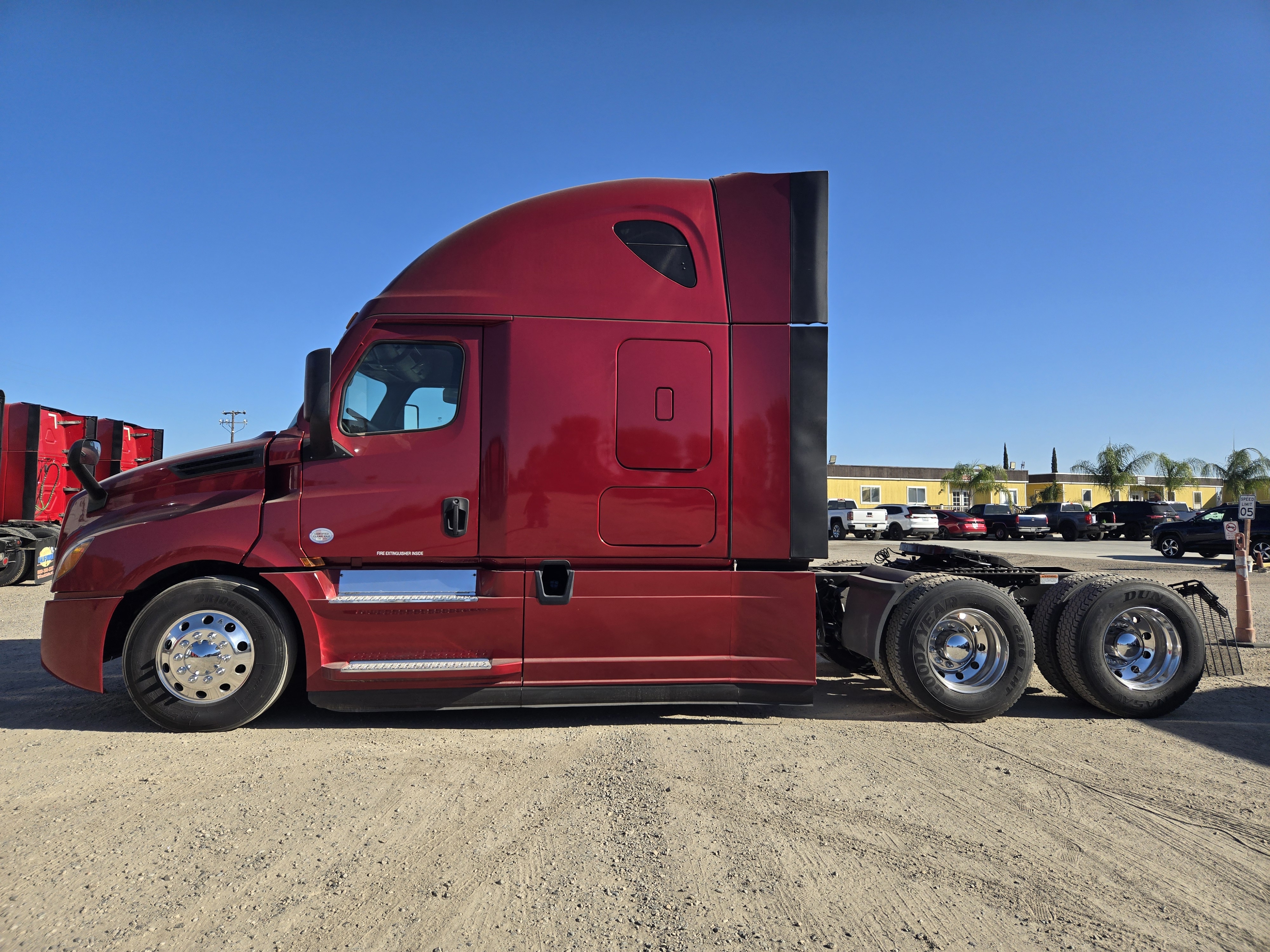 2020 FREIGHTLINER CASCADIA 126SLP - image 3