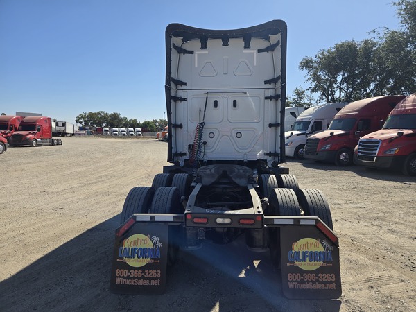 FREIGHTLINER CASCADIA 126SLP 2024