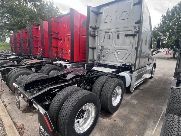 FREIGHTLINER CASCADIA 126SLP 2020