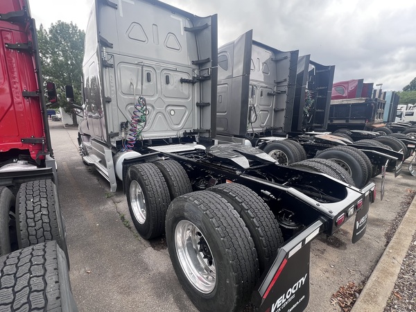 FREIGHTLINER CASCADIA 126SLP 2020