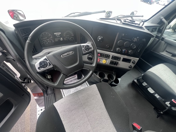 FREIGHTLINER CASCADIA 126SLP 2020