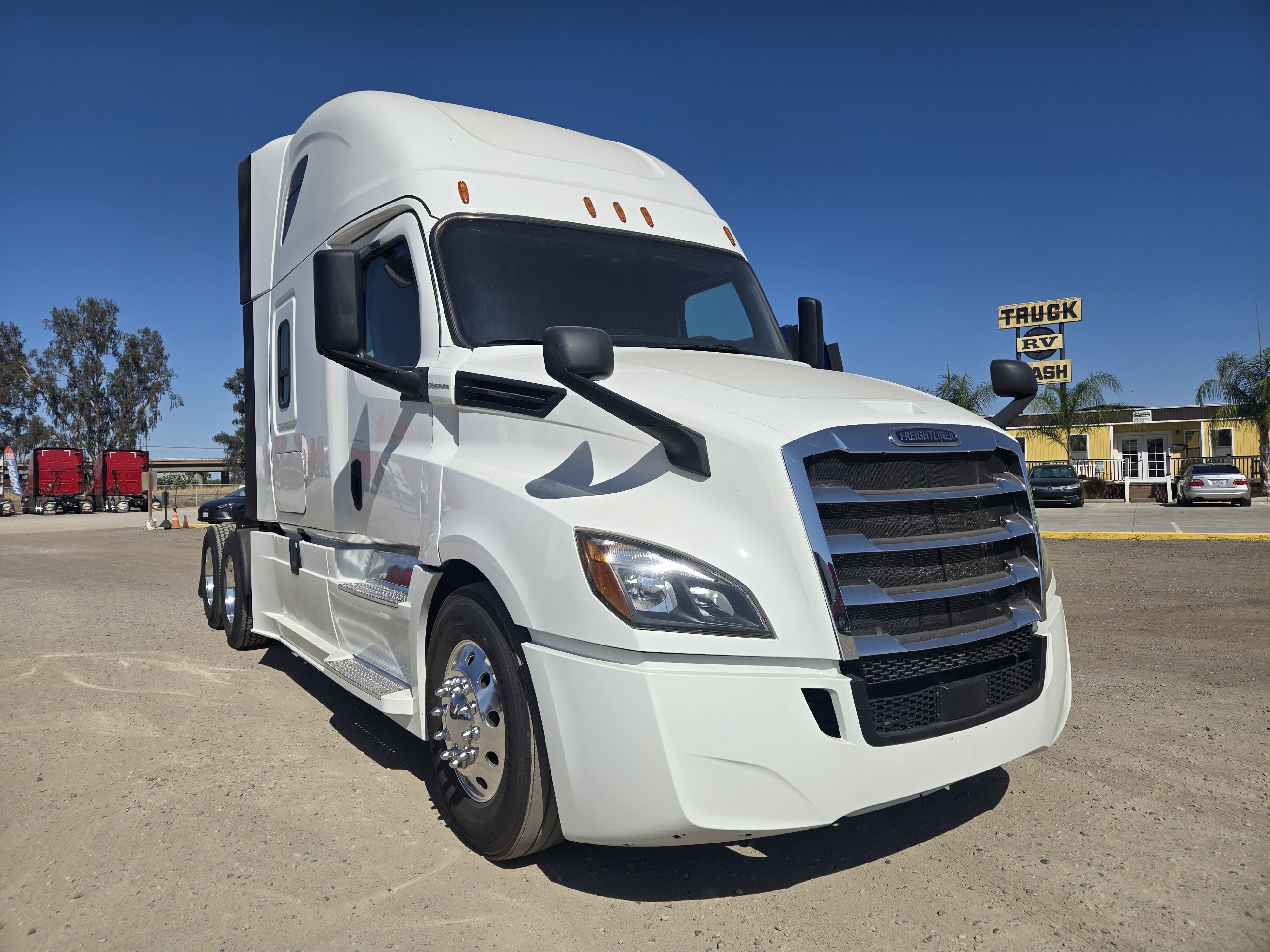 2020 FREIGHTLINER CASCADIA 126SLP - image 8