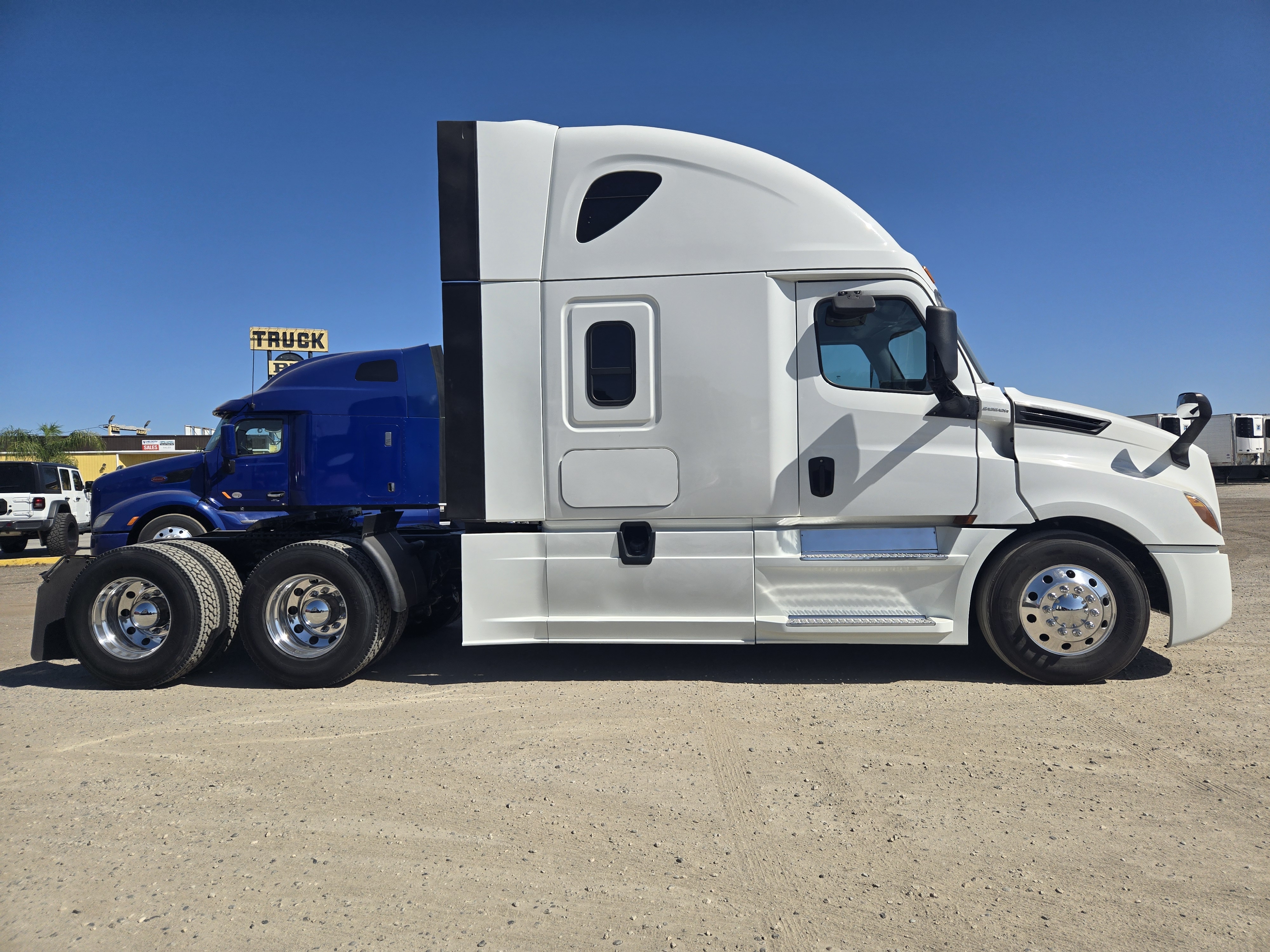 2020 FREIGHTLINER CASCADIA 126SLP - image 7