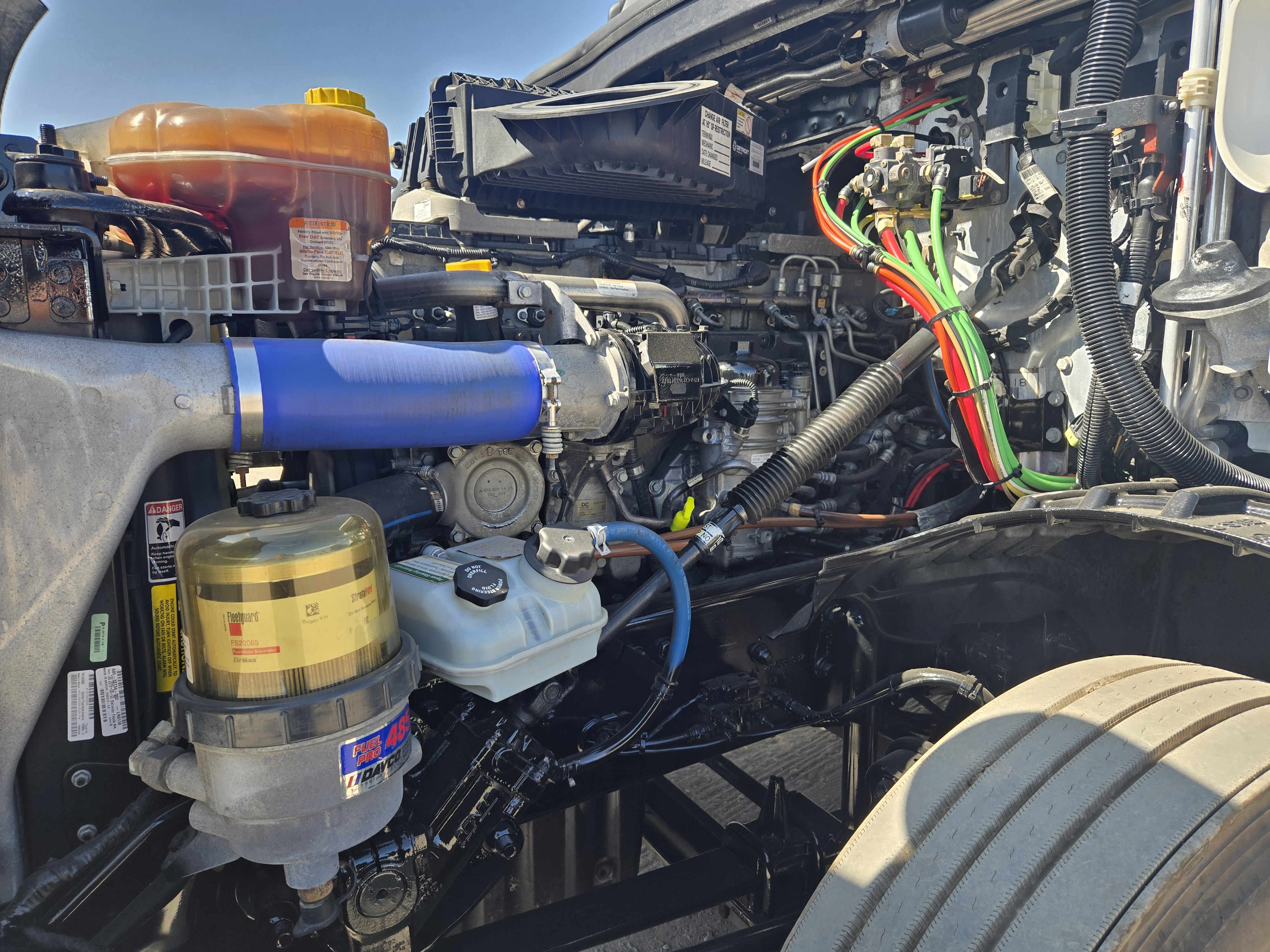 2020 FREIGHTLINER CASCADIA 126SLP - image 9