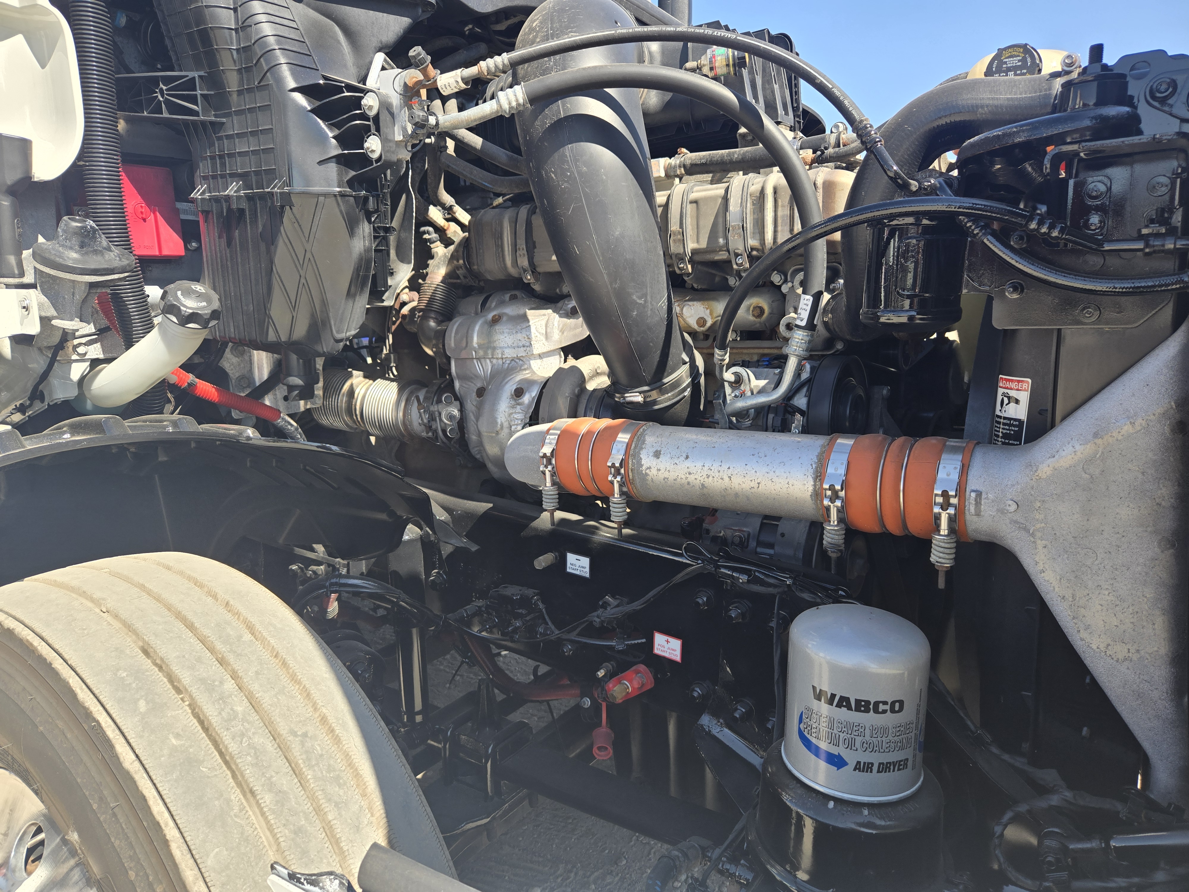 2020 FREIGHTLINER CASCADIA 126SLP - image 10