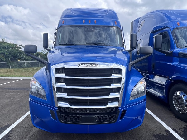 FREIGHTLINER CASCADIA 126SLP 2021
