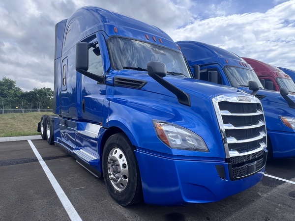 FREIGHTLINER CASCADIA 126SLP 2021