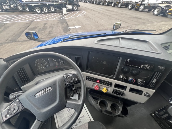 FREIGHTLINER CASCADIA 126SLP 2021