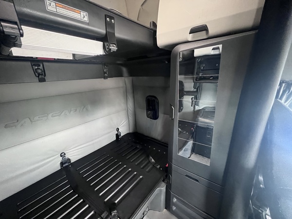 FREIGHTLINER CASCADIA 126SLP 2021