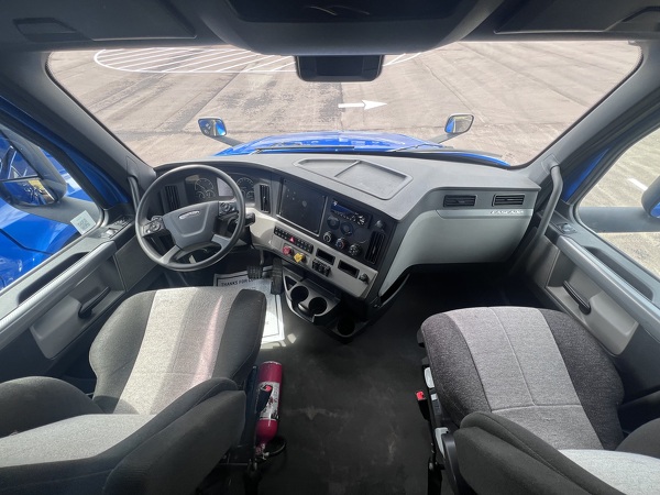 FREIGHTLINER CASCADIA 126SLP 2021
