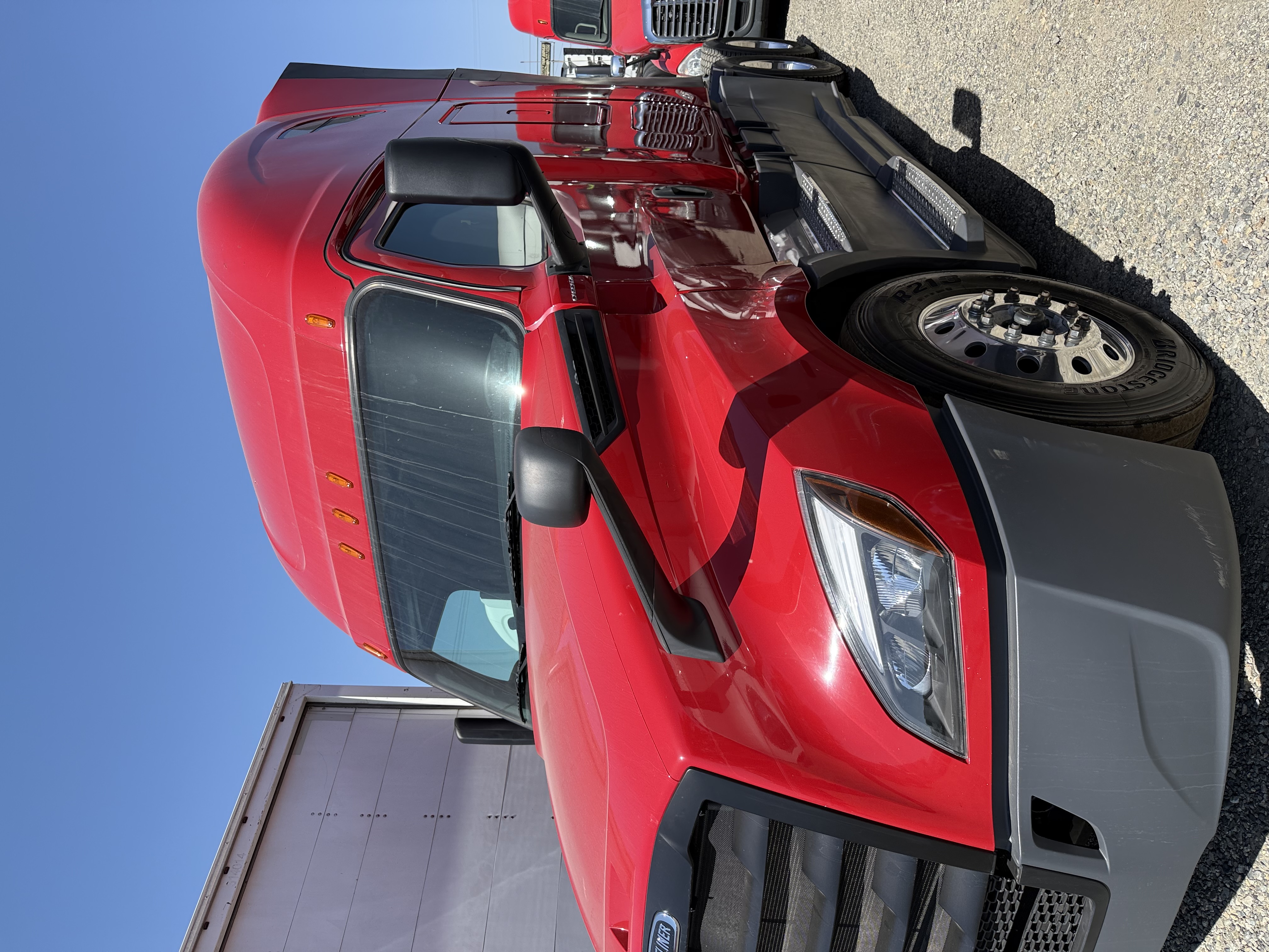 2020 FREIGHTLINER CASCADIA 126SLP - image 3