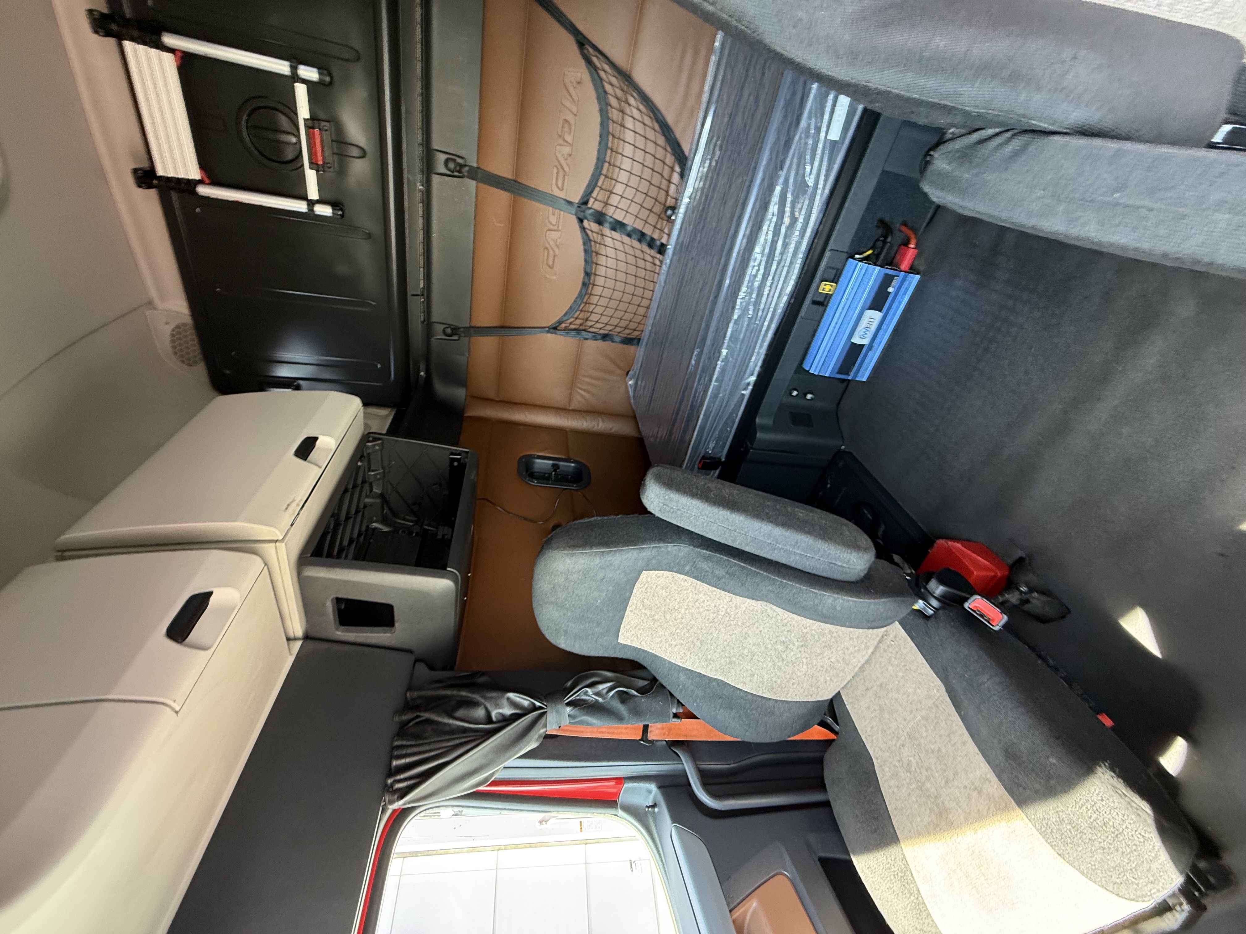 2020 FREIGHTLINER CASCADIA 126SLP - image 8