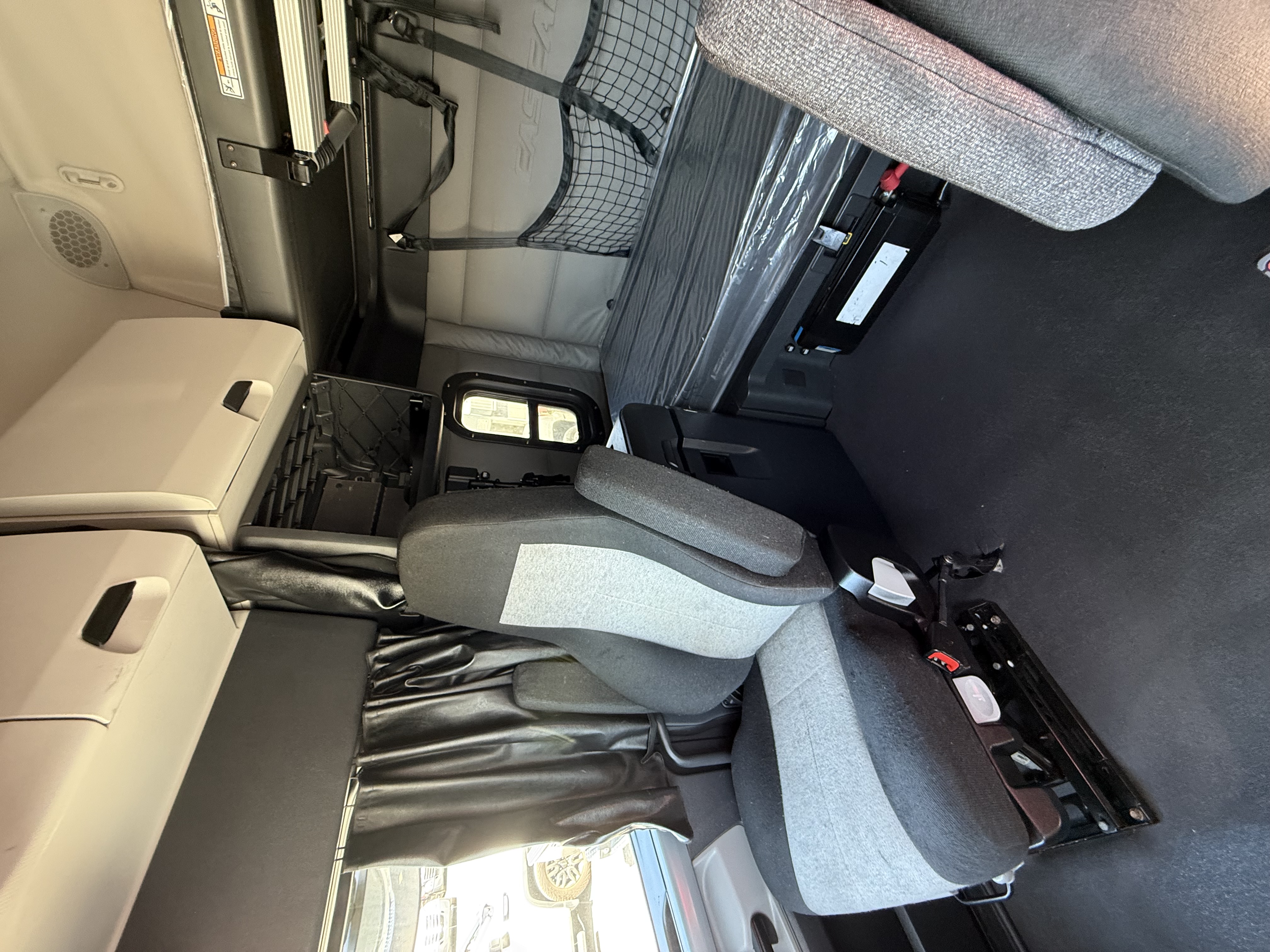 2019 FREIGHTLINER CASCADIA 126SLP - image 8