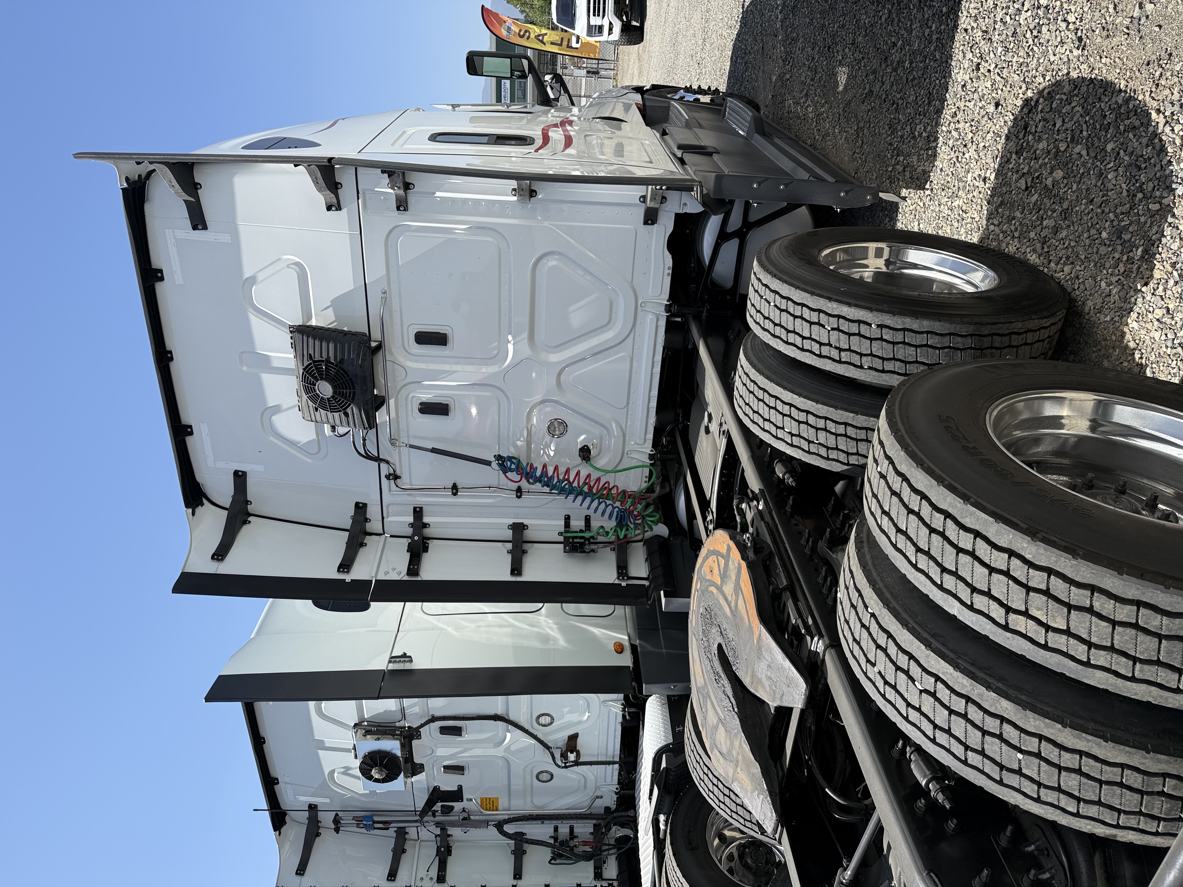 2021 FREIGHTLINER CASCADIA 126SLP - image 5