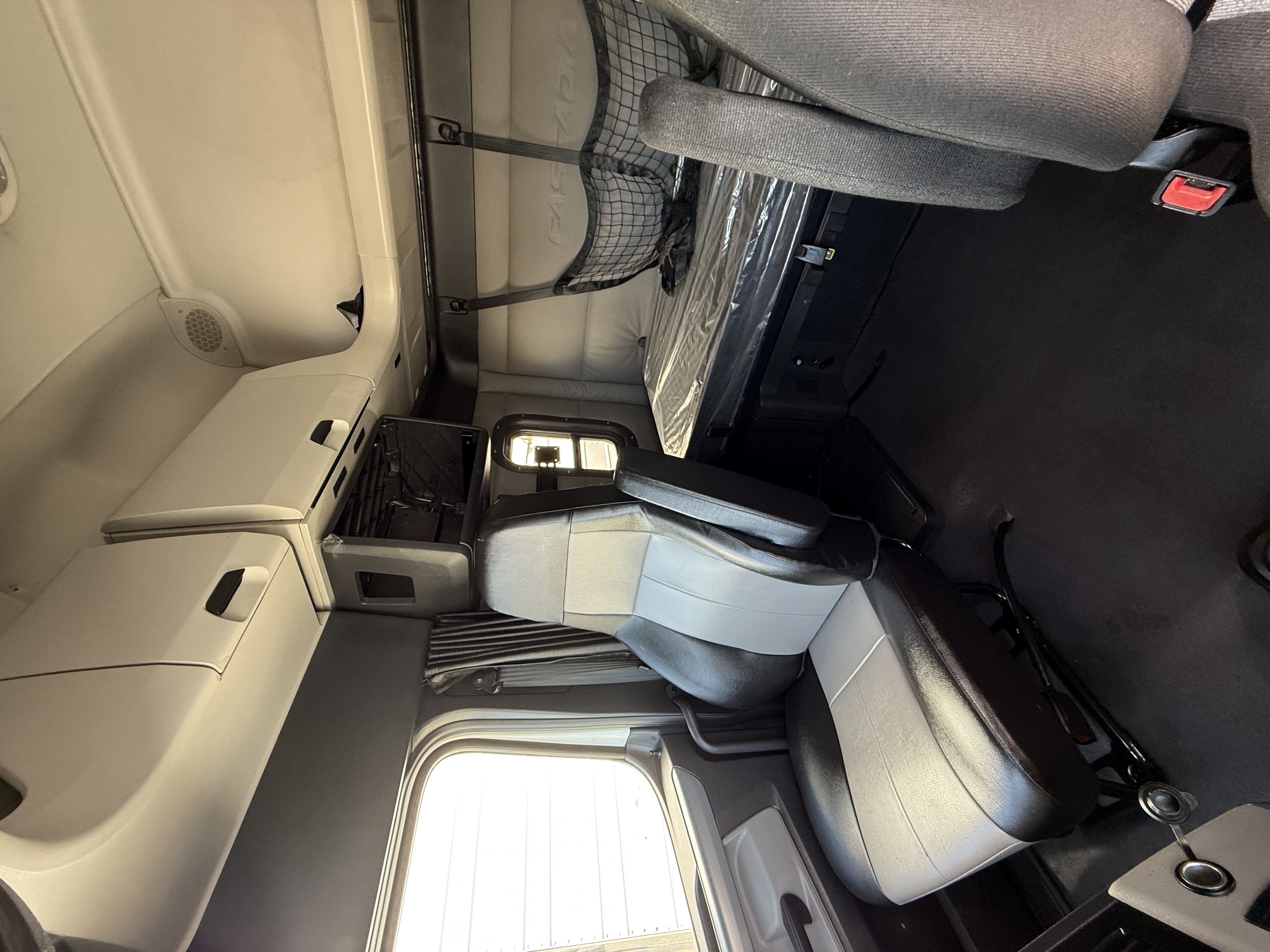 2021 FREIGHTLINER CASCADIA 126SLP - image 11