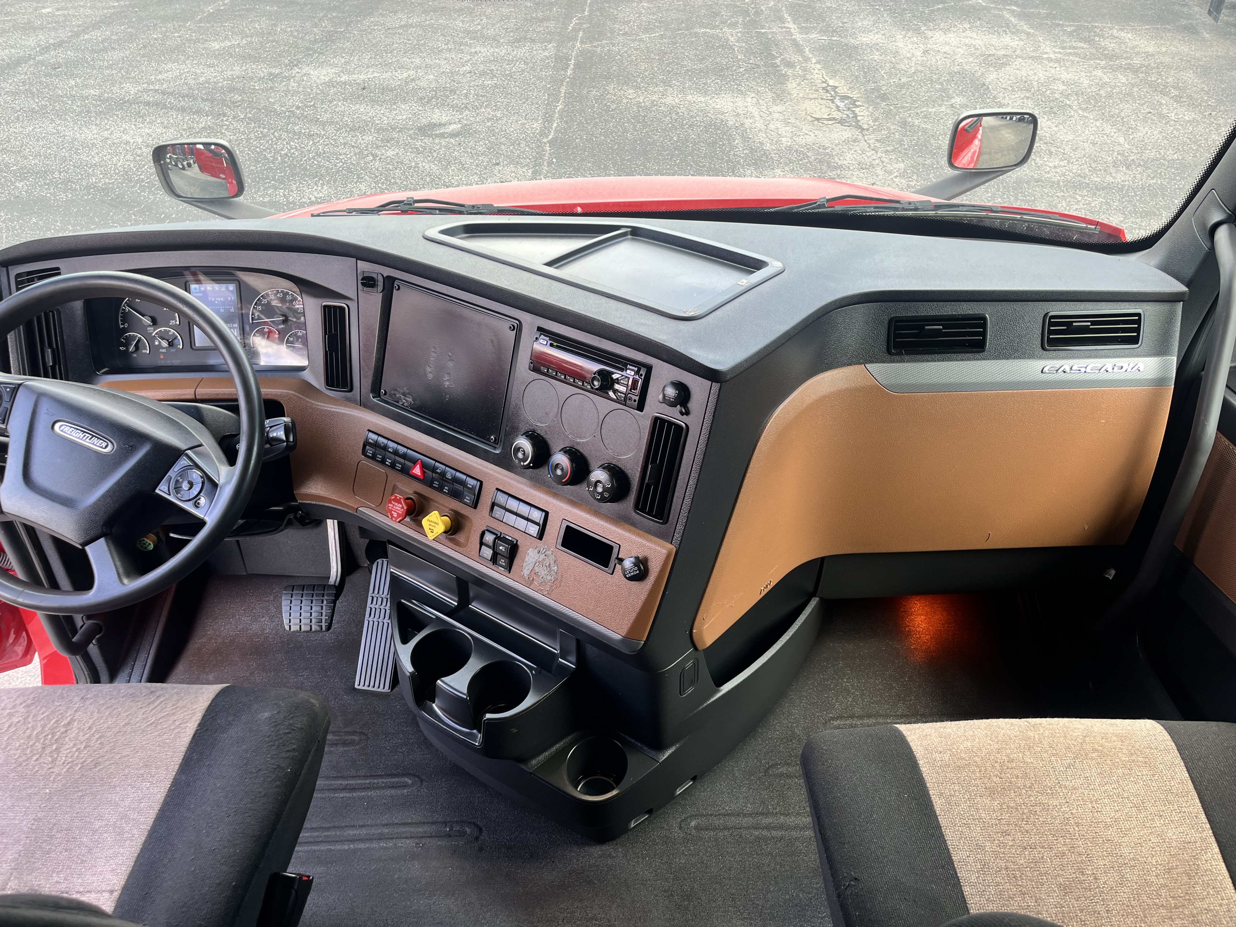 2020 FREIGHTLINER CASCADIA 126SLP - image 19