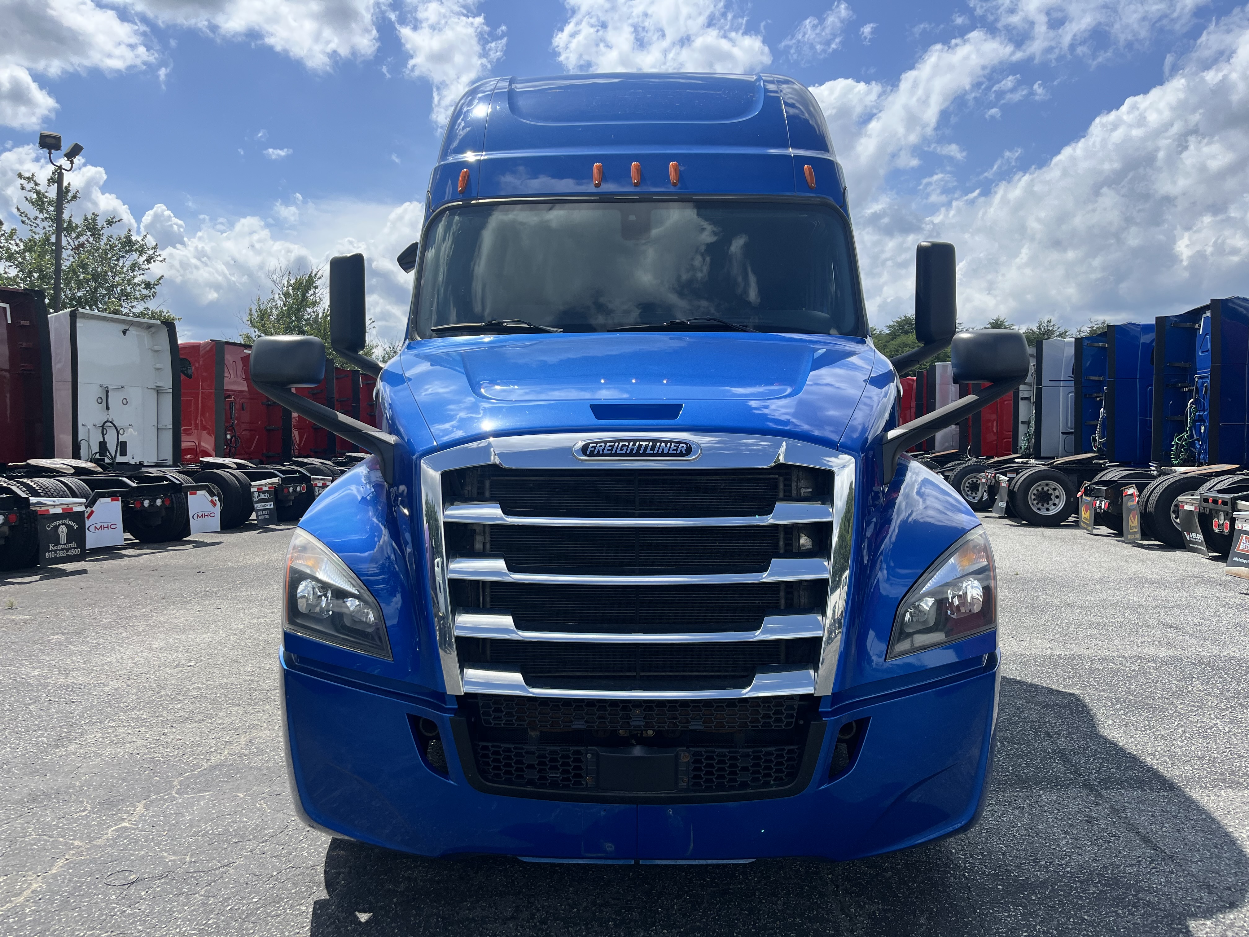 2020 FREIGHTLINER CASCADIA 126SLP - image 8