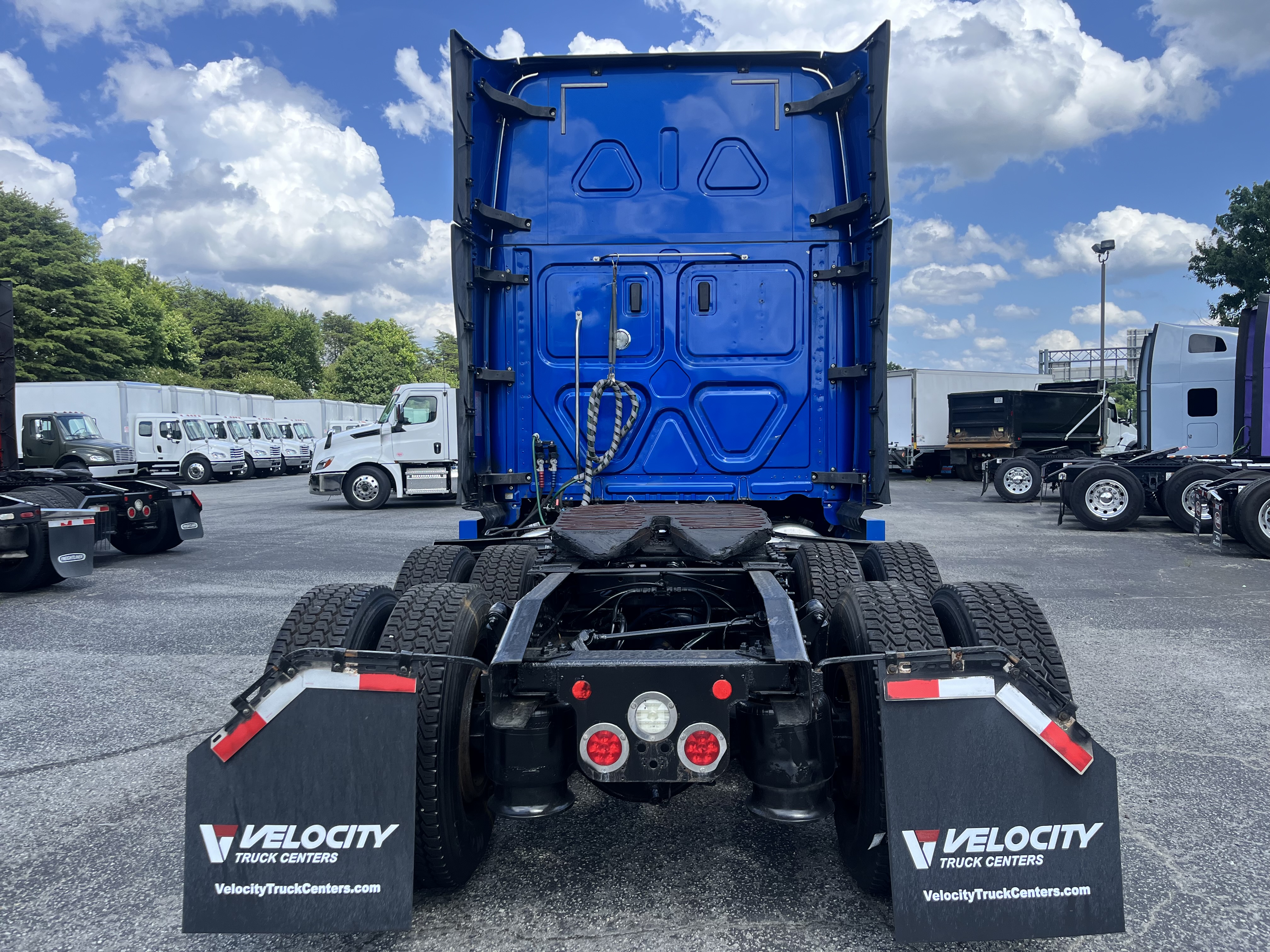 2020 FREIGHTLINER CASCADIA 126SLP - image 4