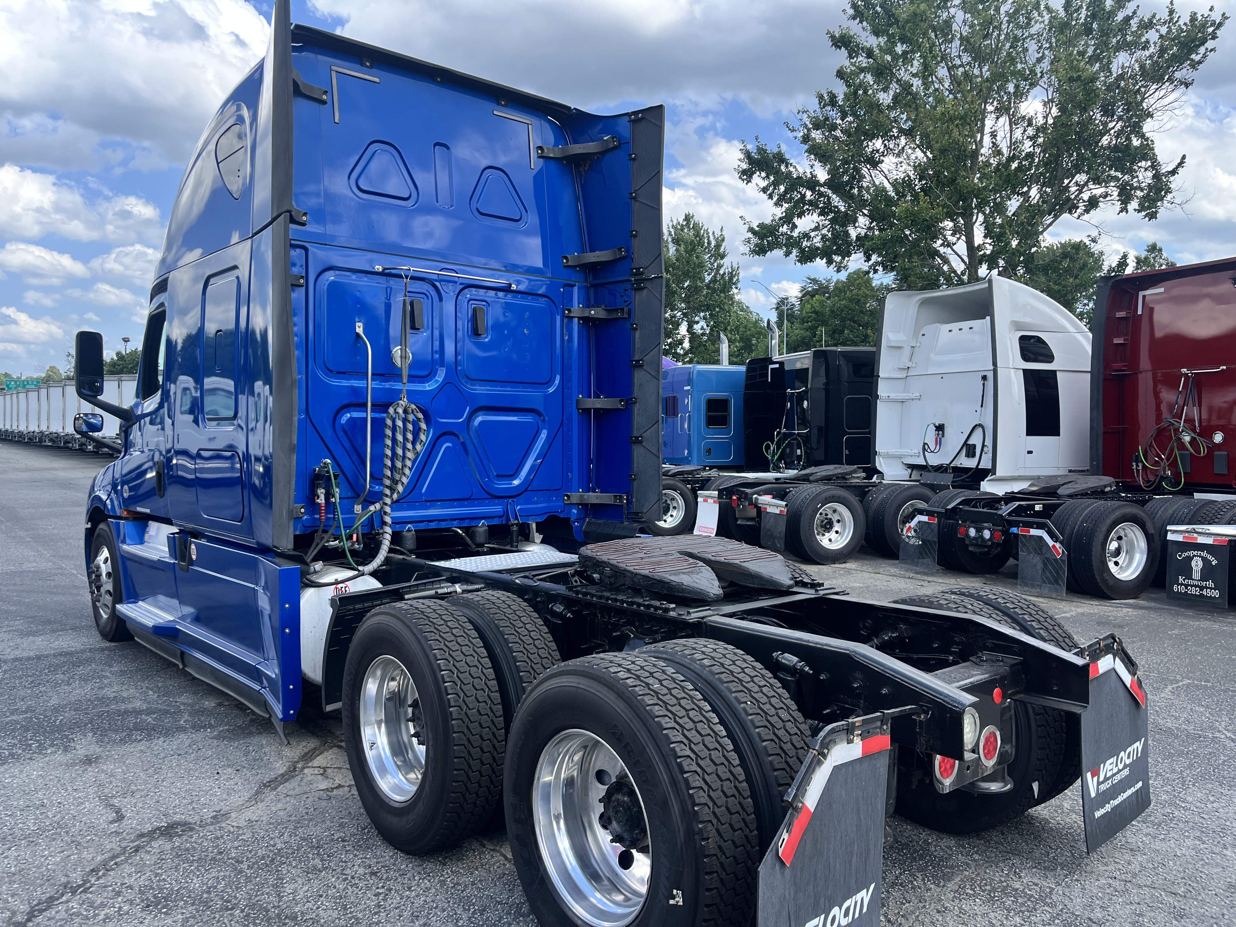 2020 FREIGHTLINER CASCADIA 126SLP - image 3